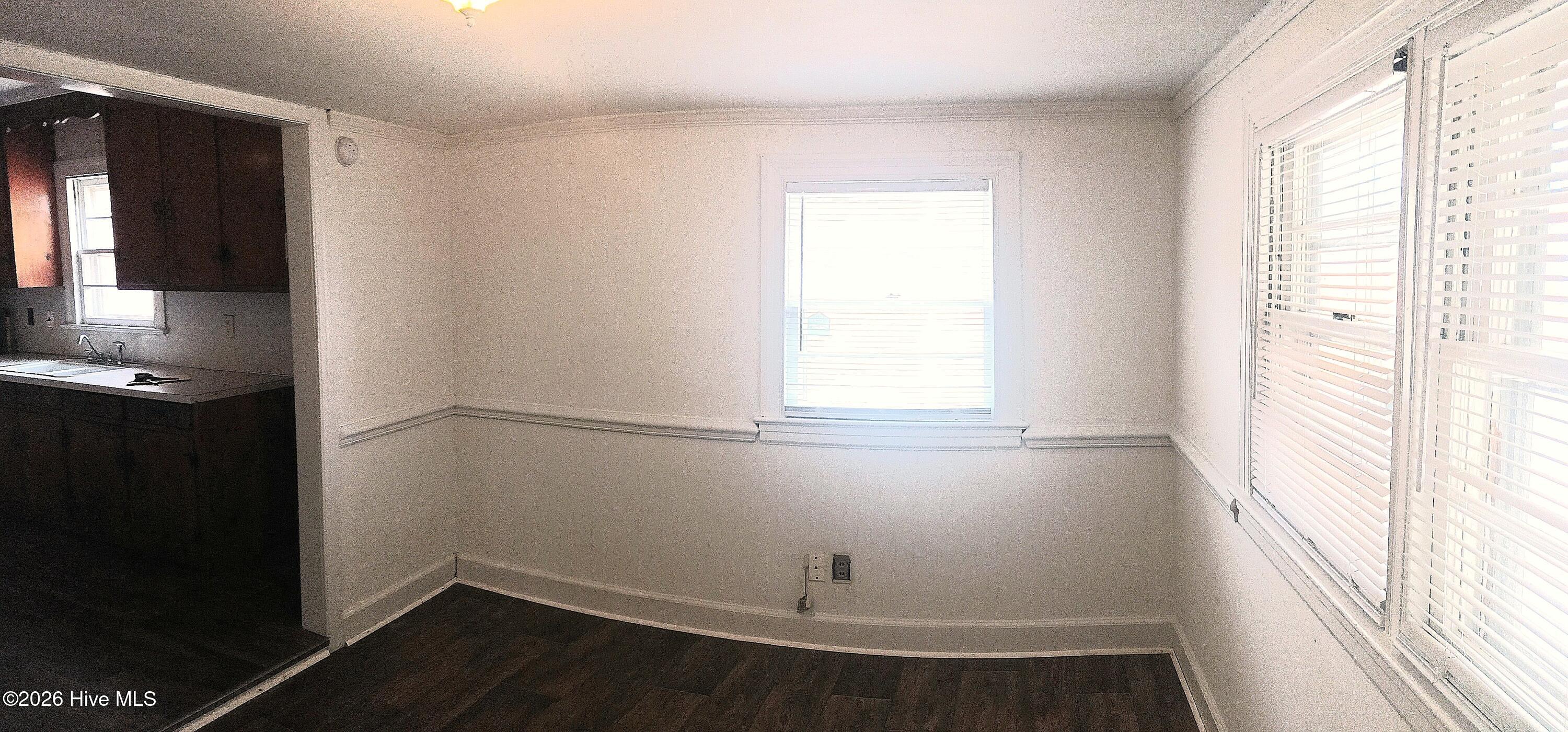 322 Jefferson Street W Property Photo 7