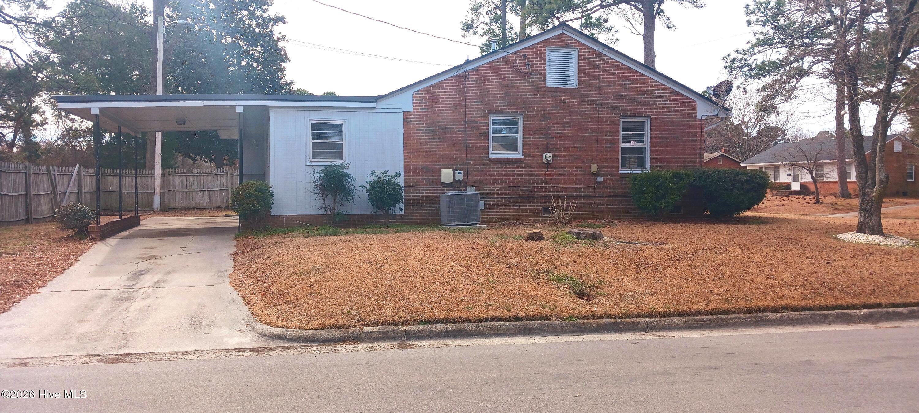 322 Jefferson Street W Property Photo 9