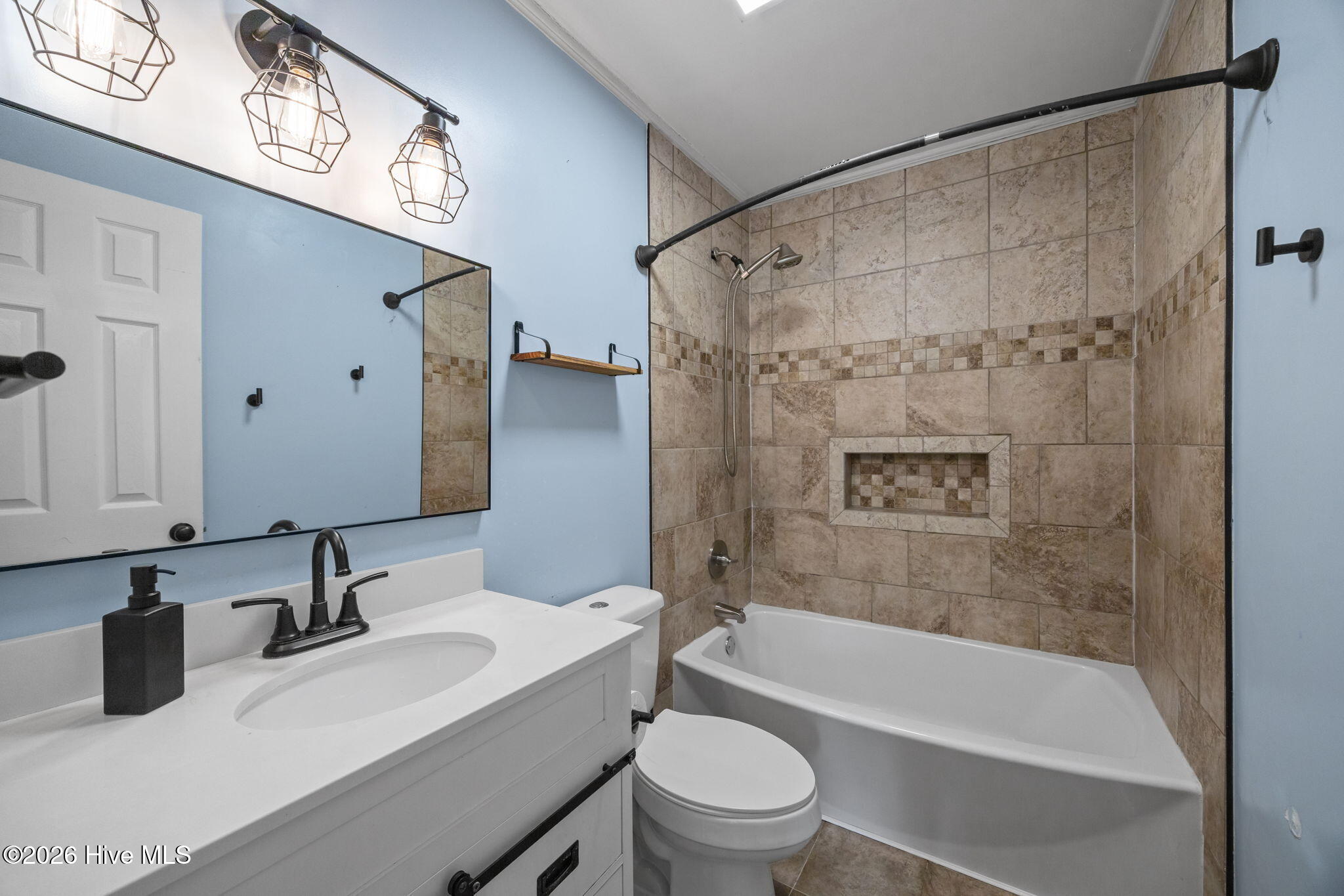 323 Cardinal Road Property Photo 13