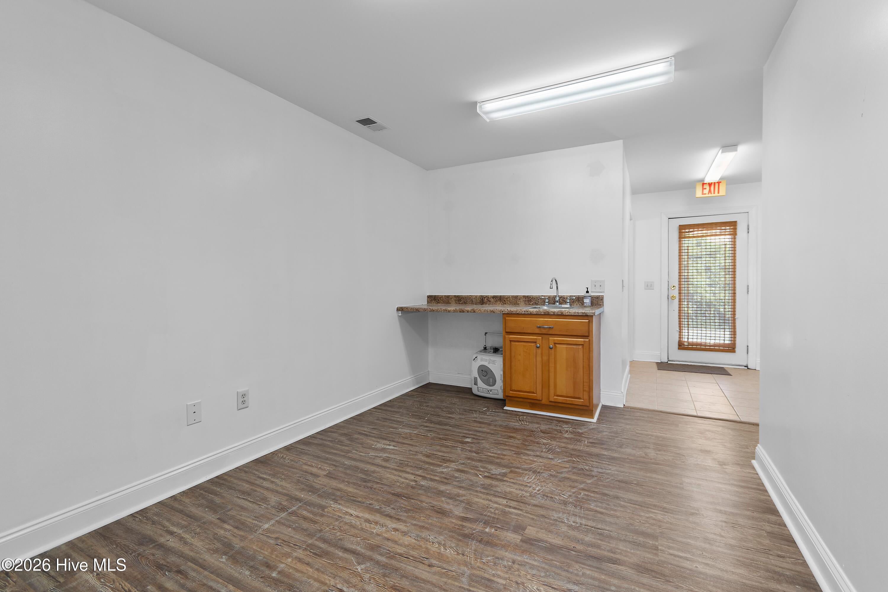 5016 E Oak Island Drive Apt 2 Property Photo 12