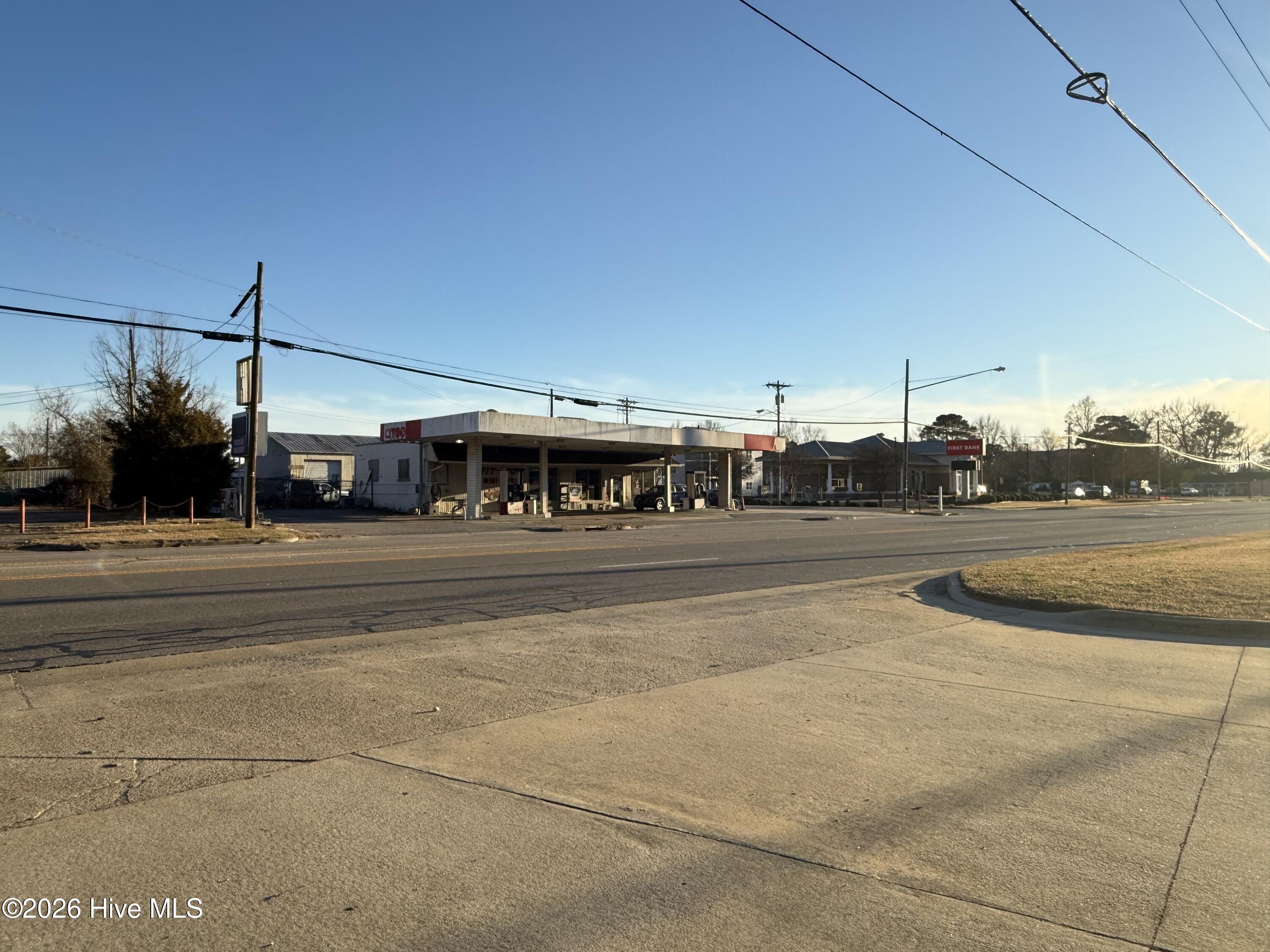 410 S Hughes Boulevard Property Photo 1