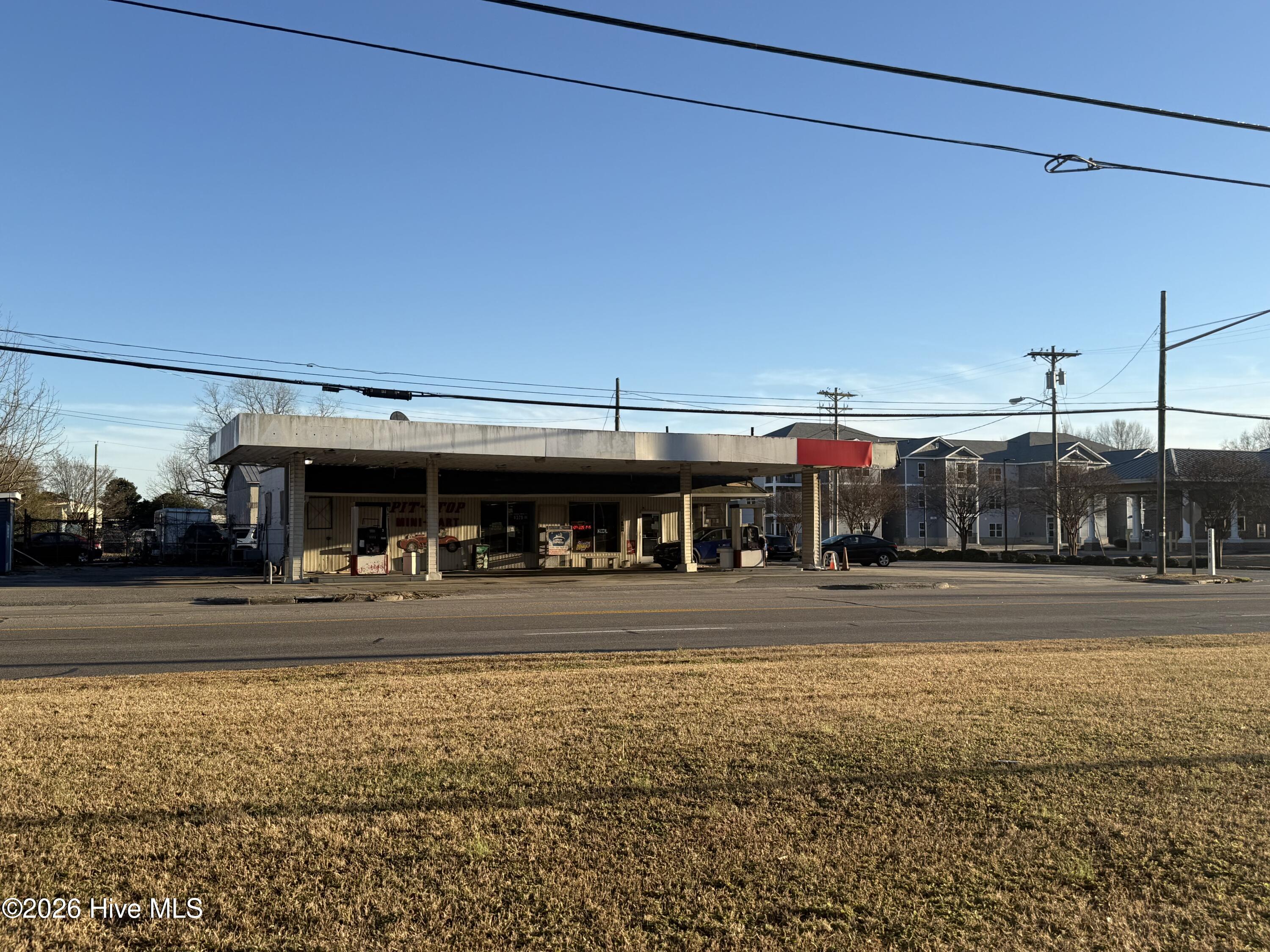 410 S Hughes Boulevard Property Photo 3