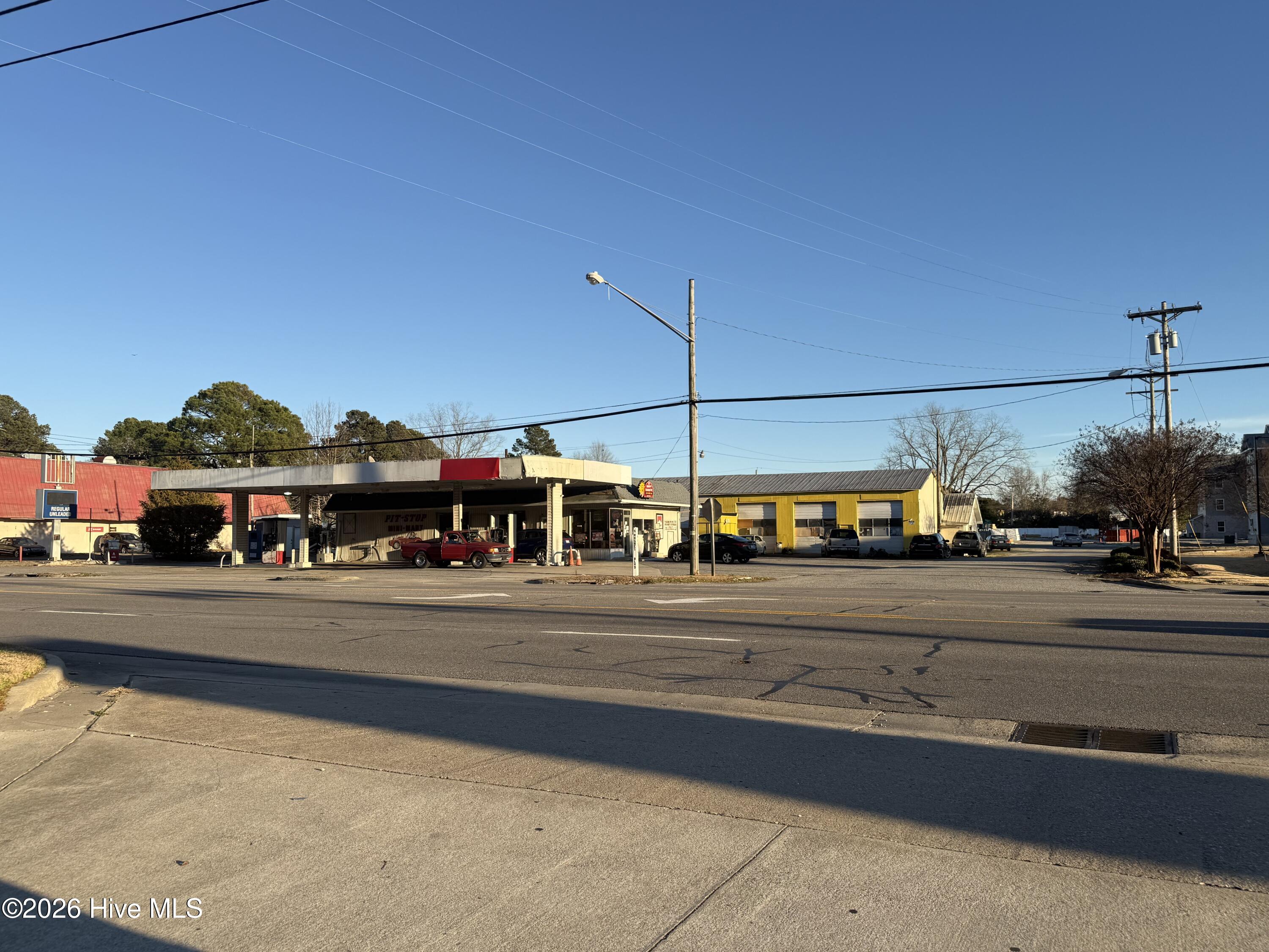 410 S Hughes Boulevard Property Photo 4