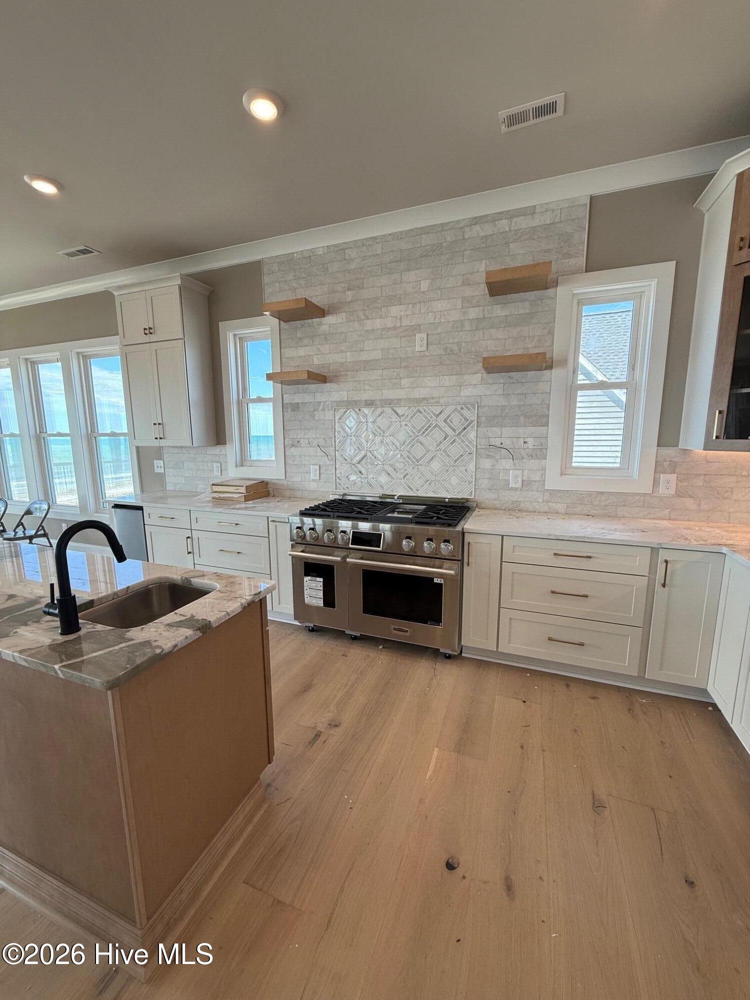 3405 Ocean Drive . Property Photo 29