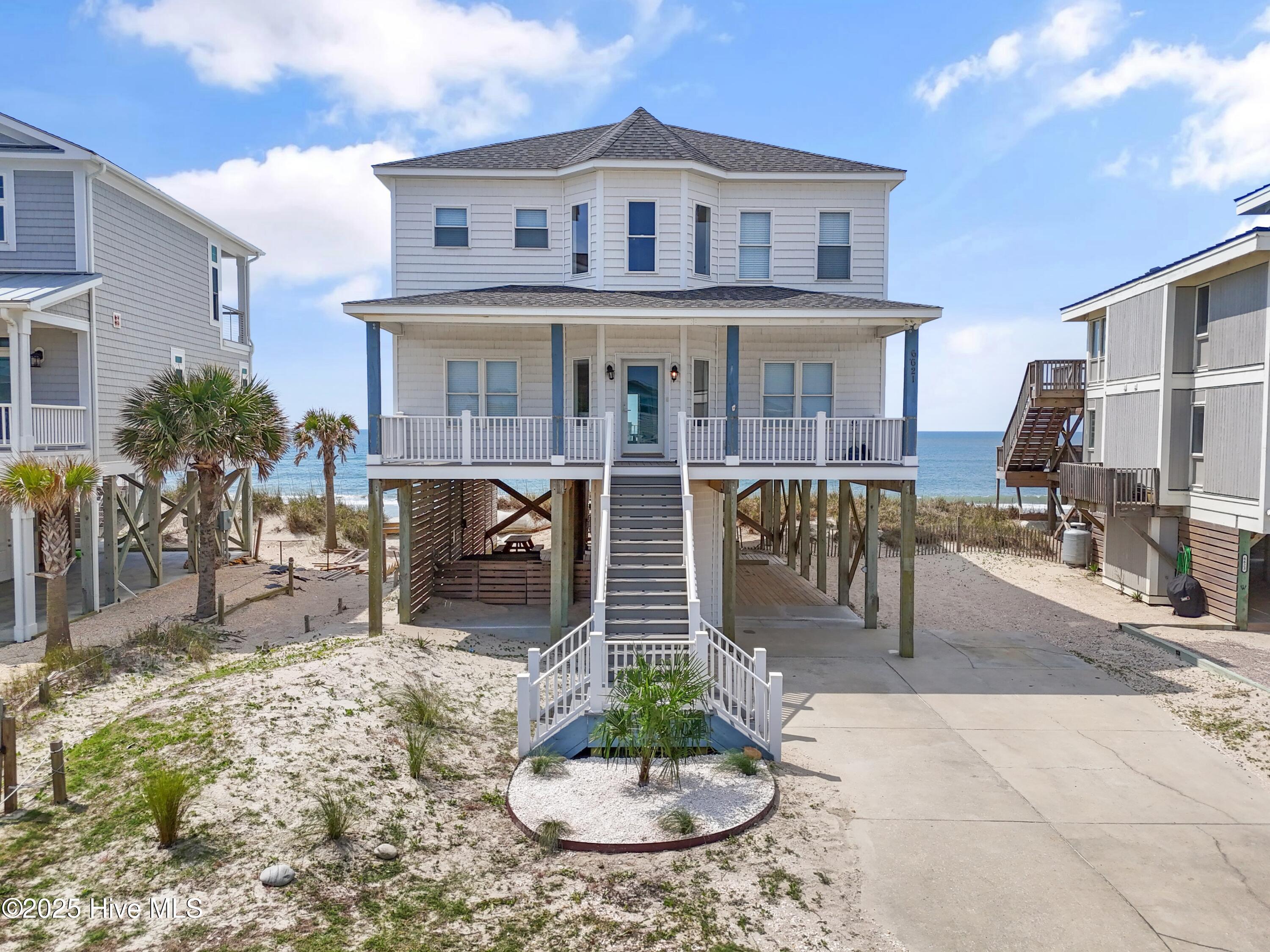 6621 W Beach Drive Property Photo 1
