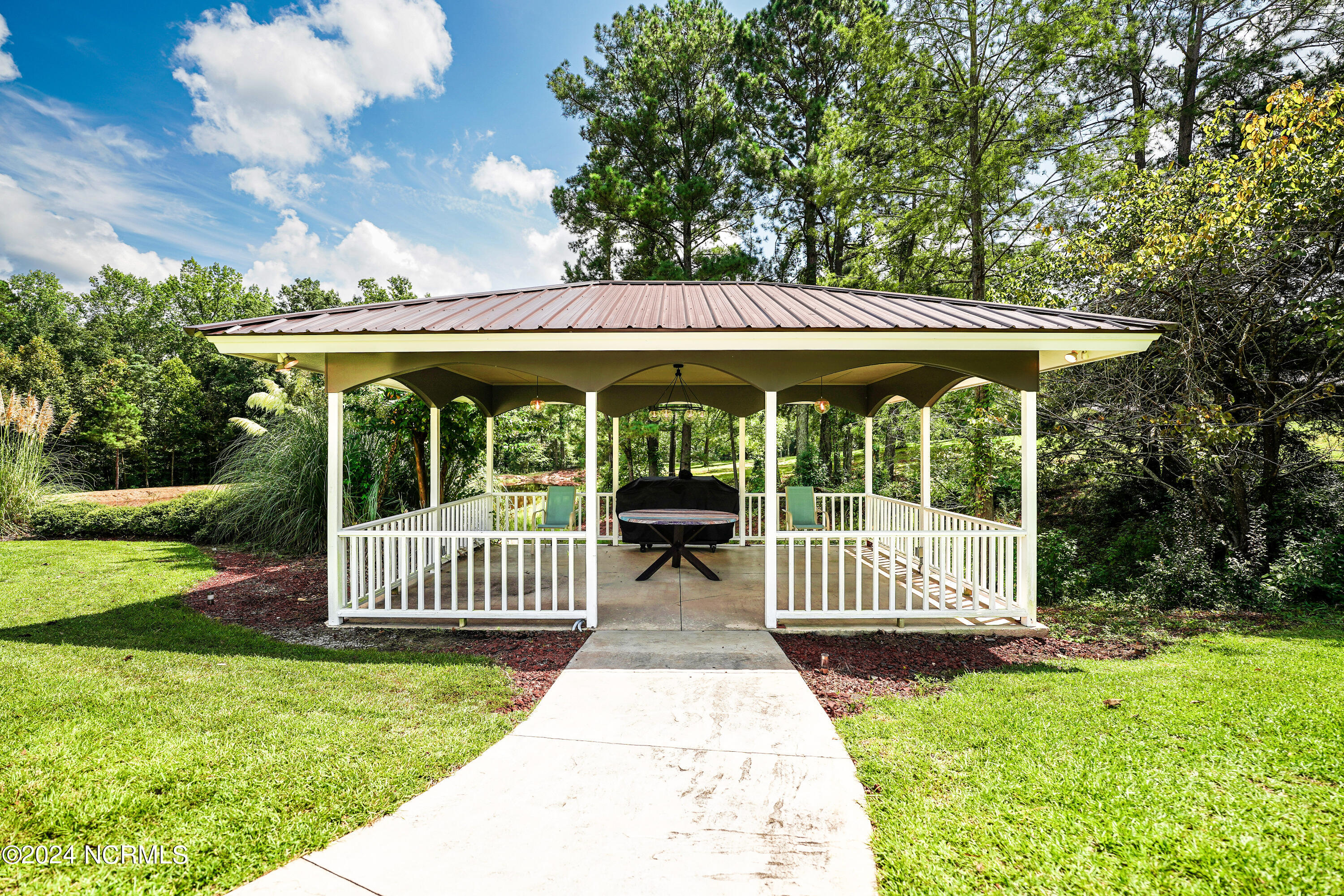 101 Elizabeth Road Property Photo 75