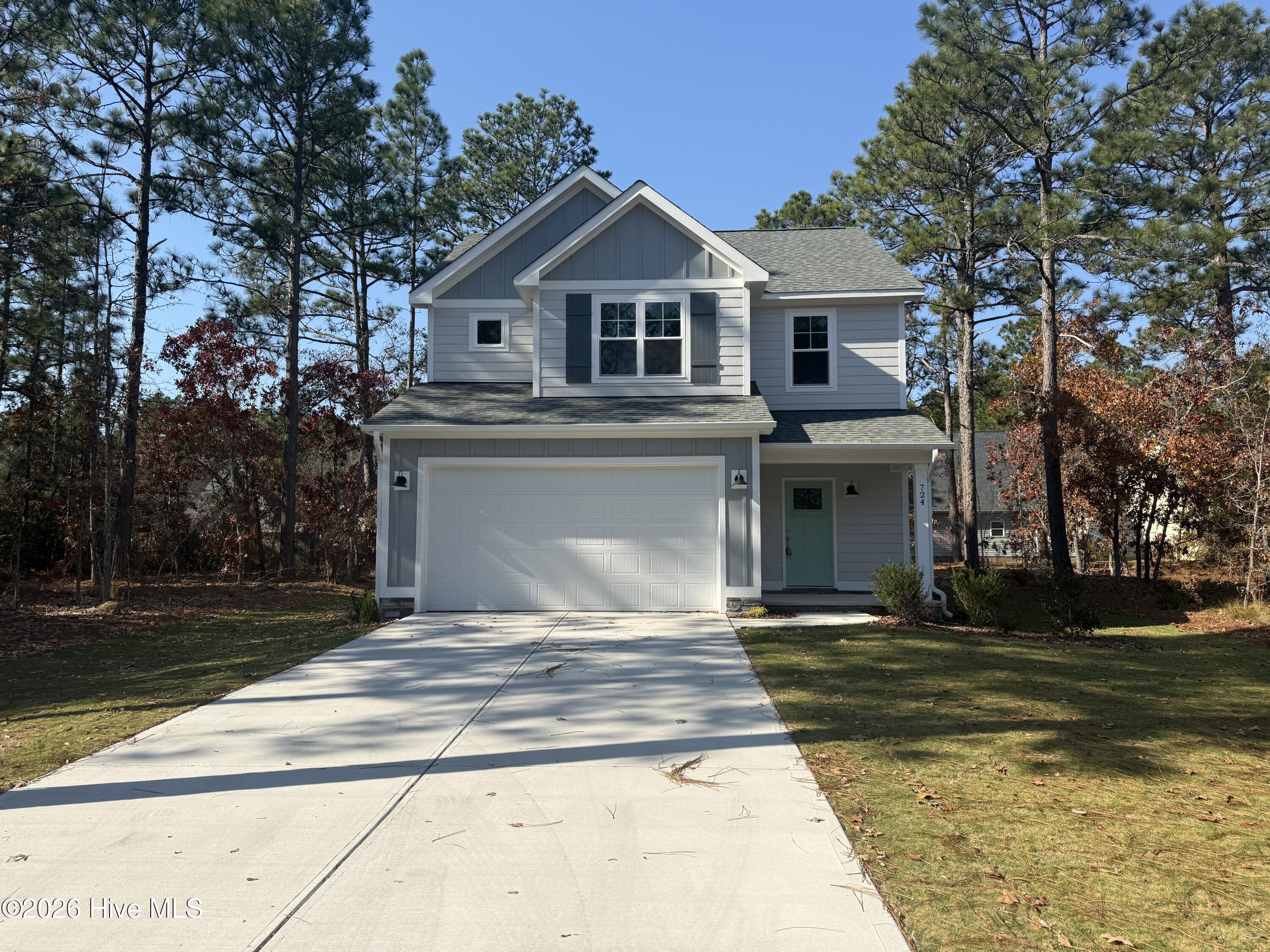 724 Blue Bird Drive Property Photo 1