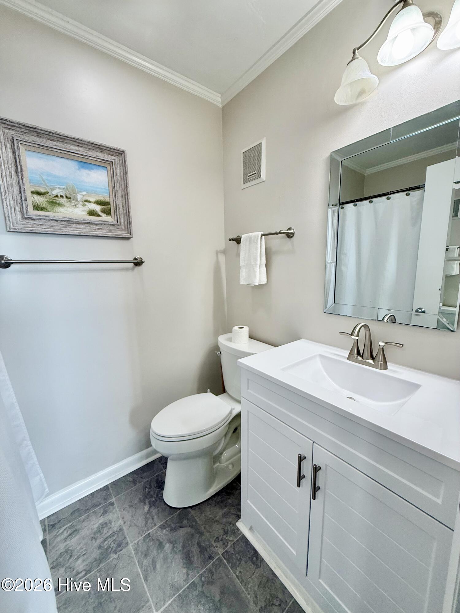 2511 W Fort Macon Road 208-b Property Photo 20
