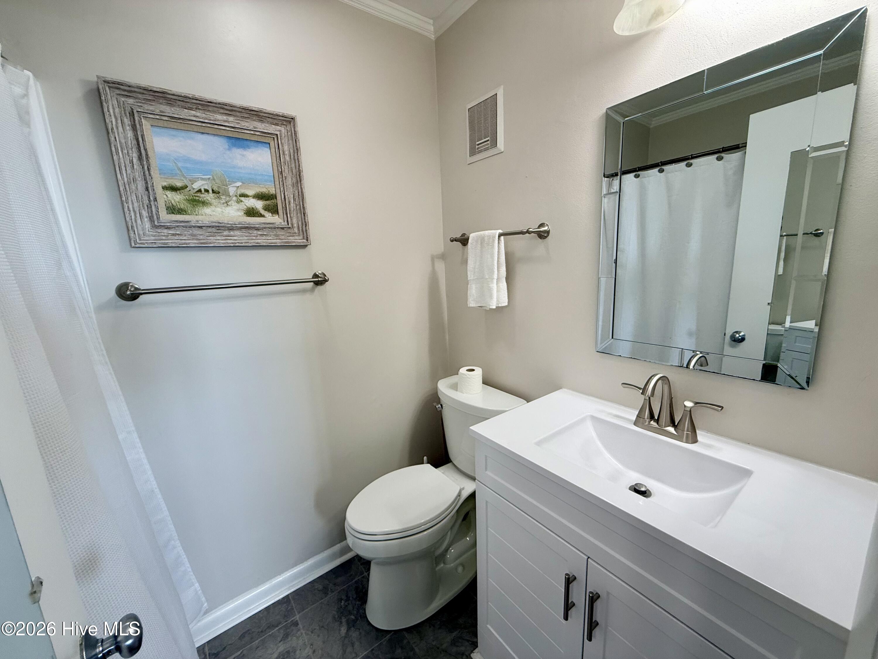 2511 W Fort Macon Road 208-b Property Photo 21