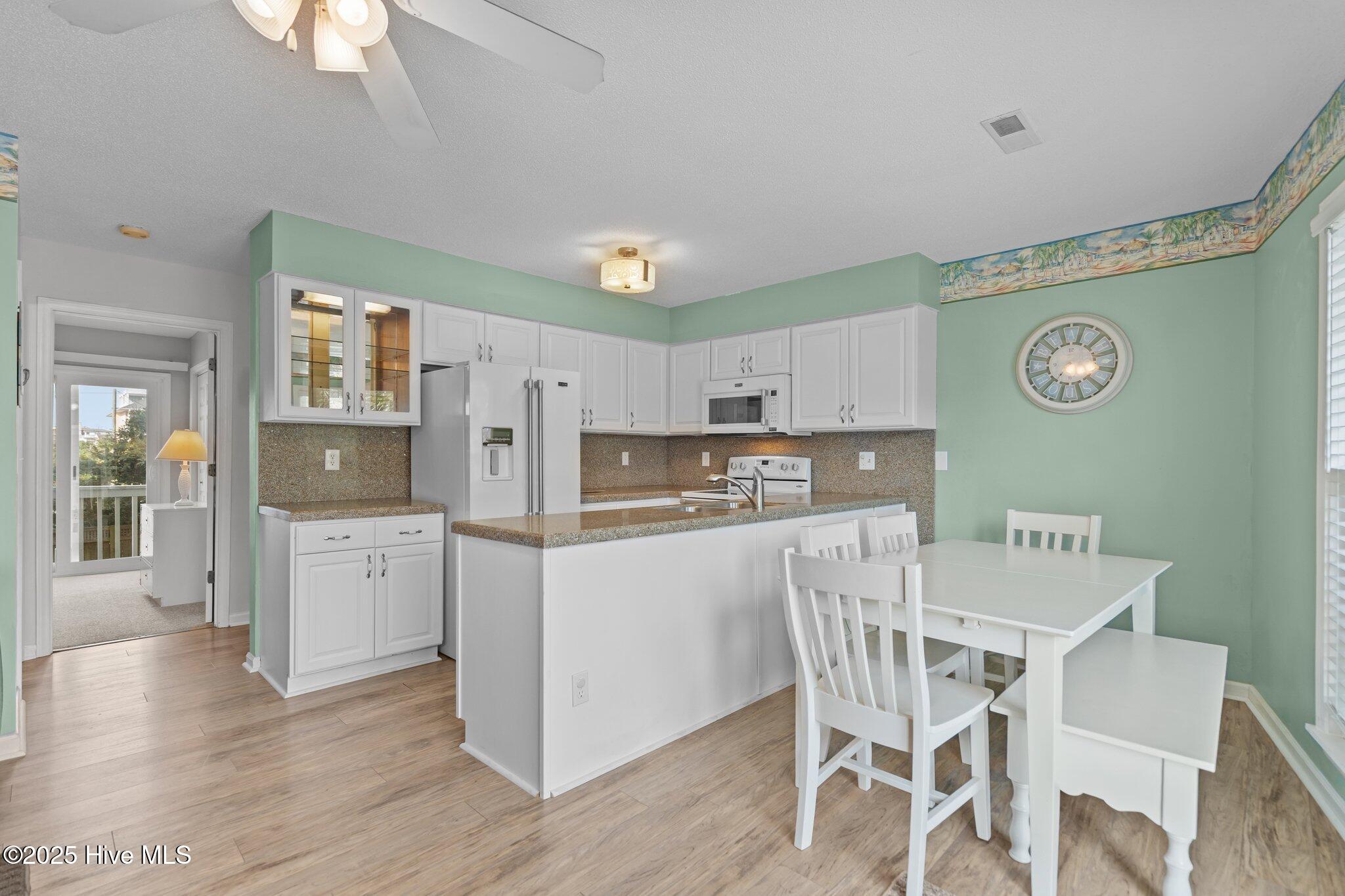 1314 Lake Park Boulevard S A4 Property Photo 11