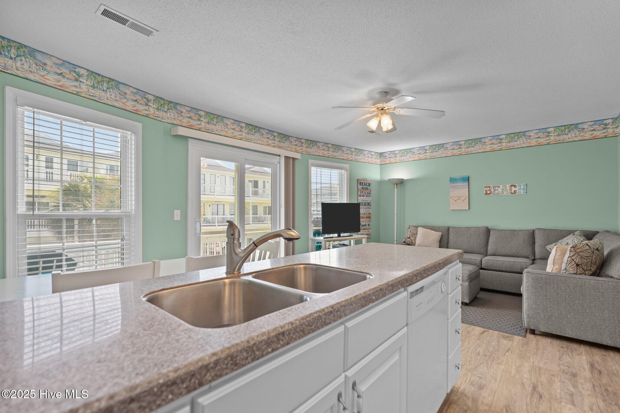 1314 Lake Park Boulevard S A4 Property Photo 13