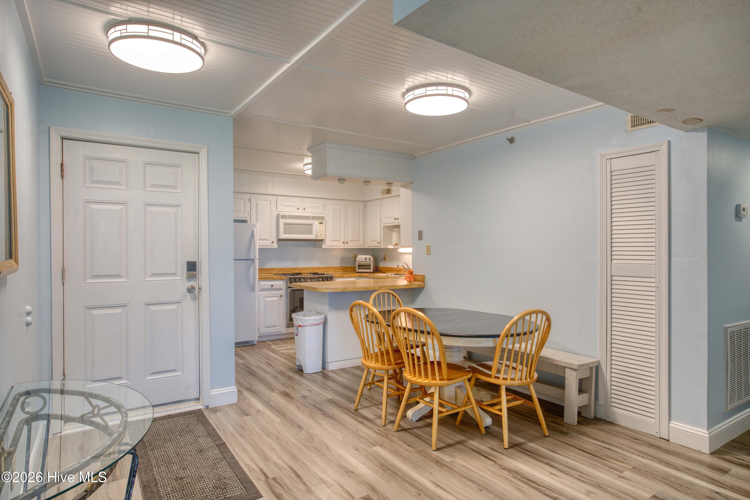 1896 New River Inlet Road Unit 1104 Property Photo 5