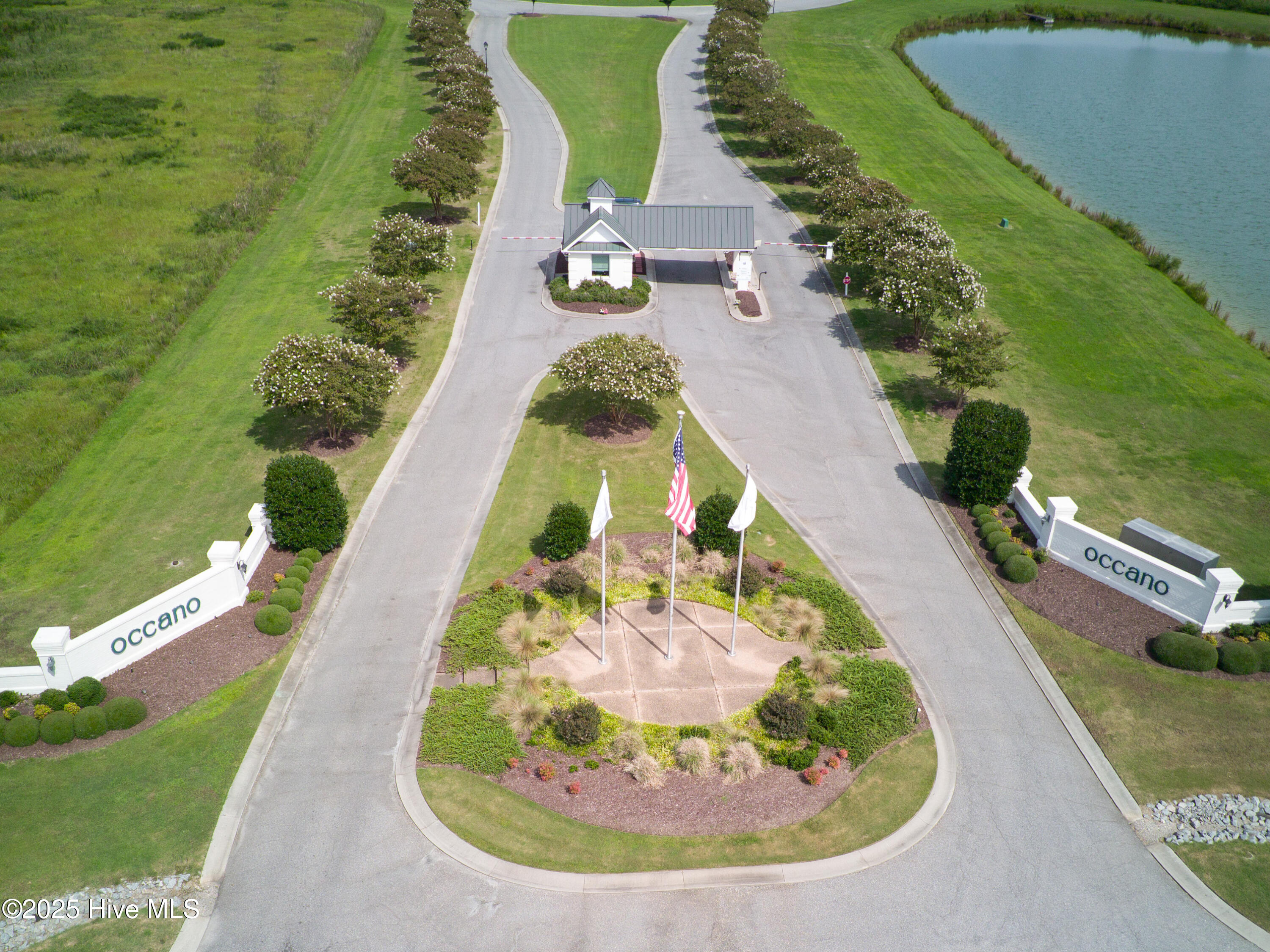 109 80 Noble Court Property Photo 3