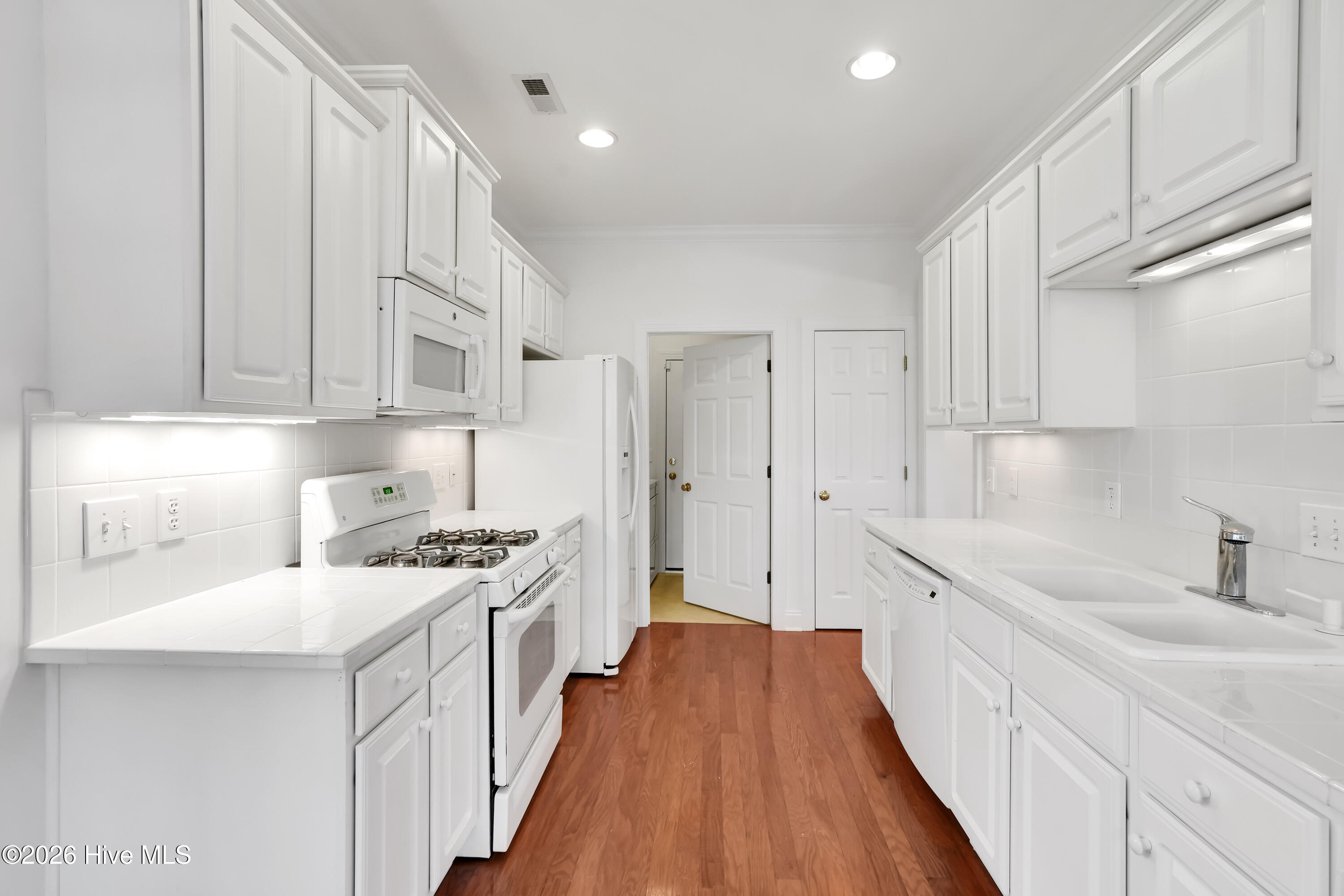 1009 N Sanderling Drive Property Photo 14