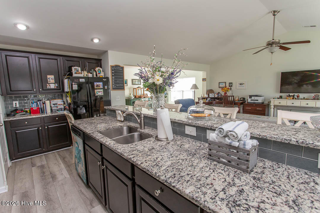 2086 Castlebridge Court Nw Property Photo 17