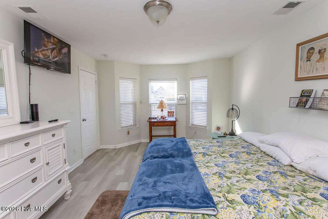 2086 Castlebridge Court Nw Property Photo 22