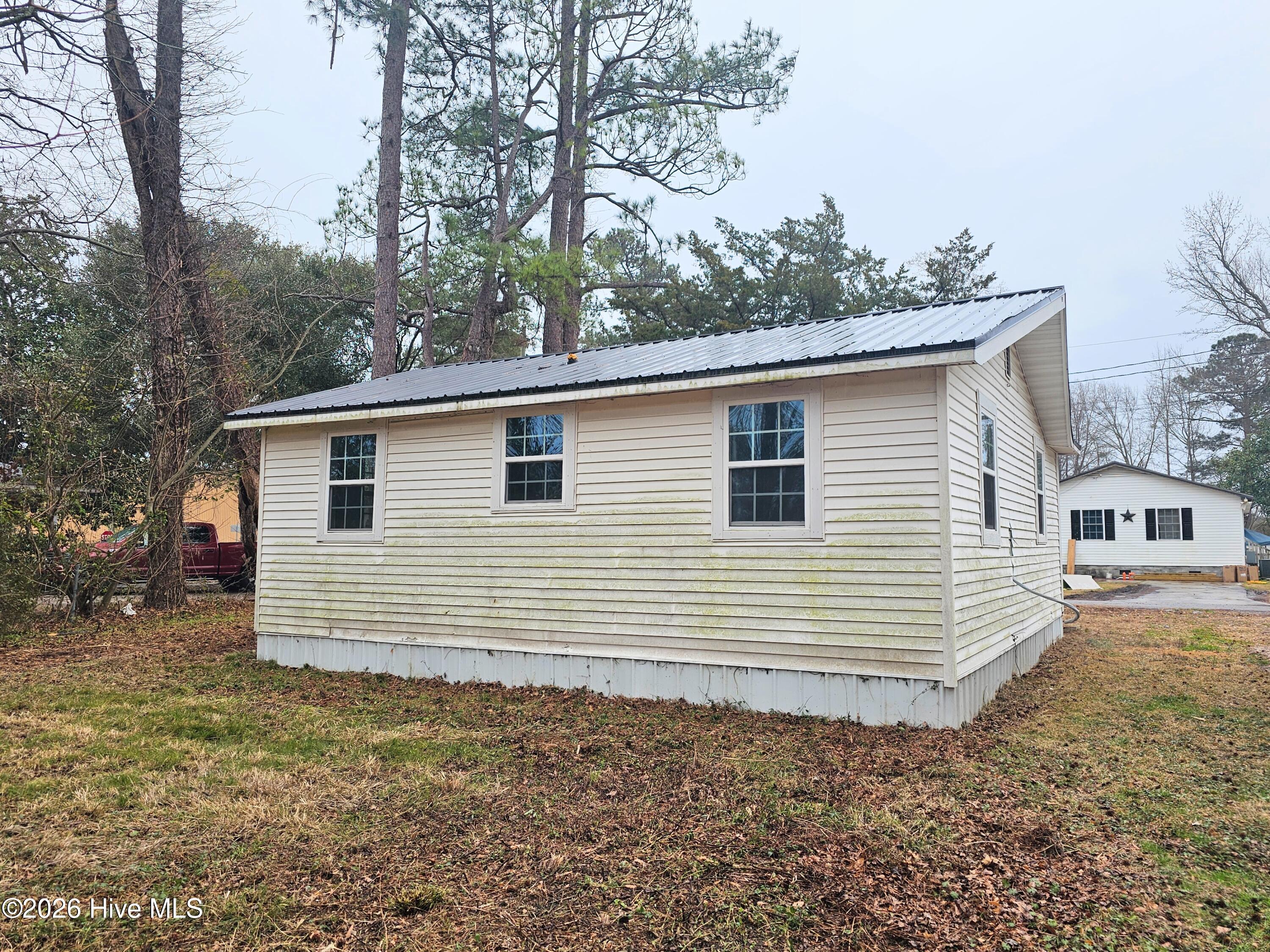 410 Devane Street Property Photo 9