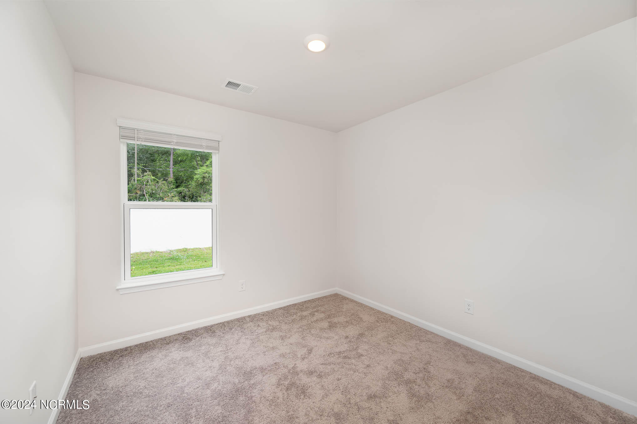 240 Ashworth Drive Property Photo 12