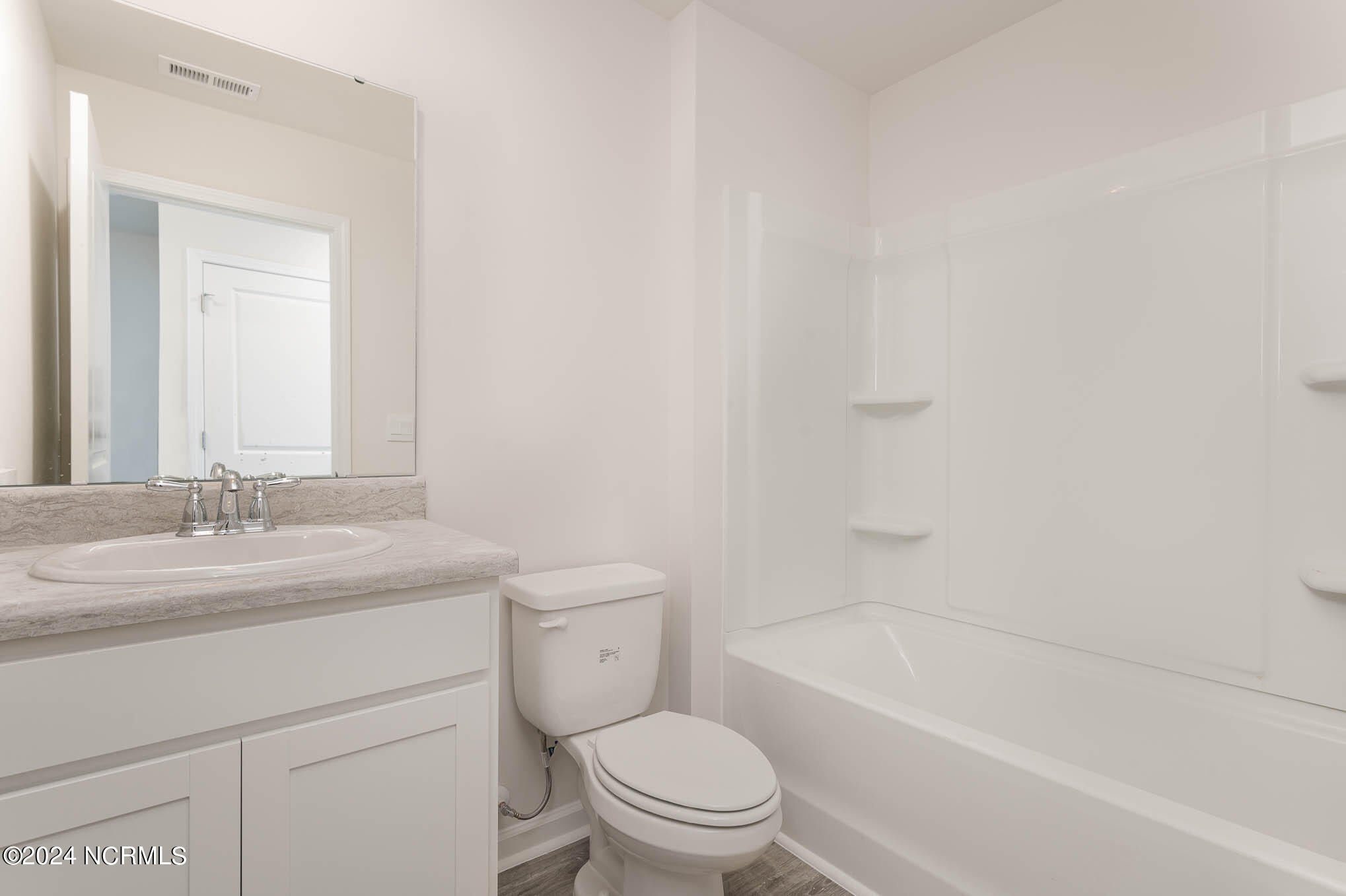240 Ashworth Drive Property Photo 15