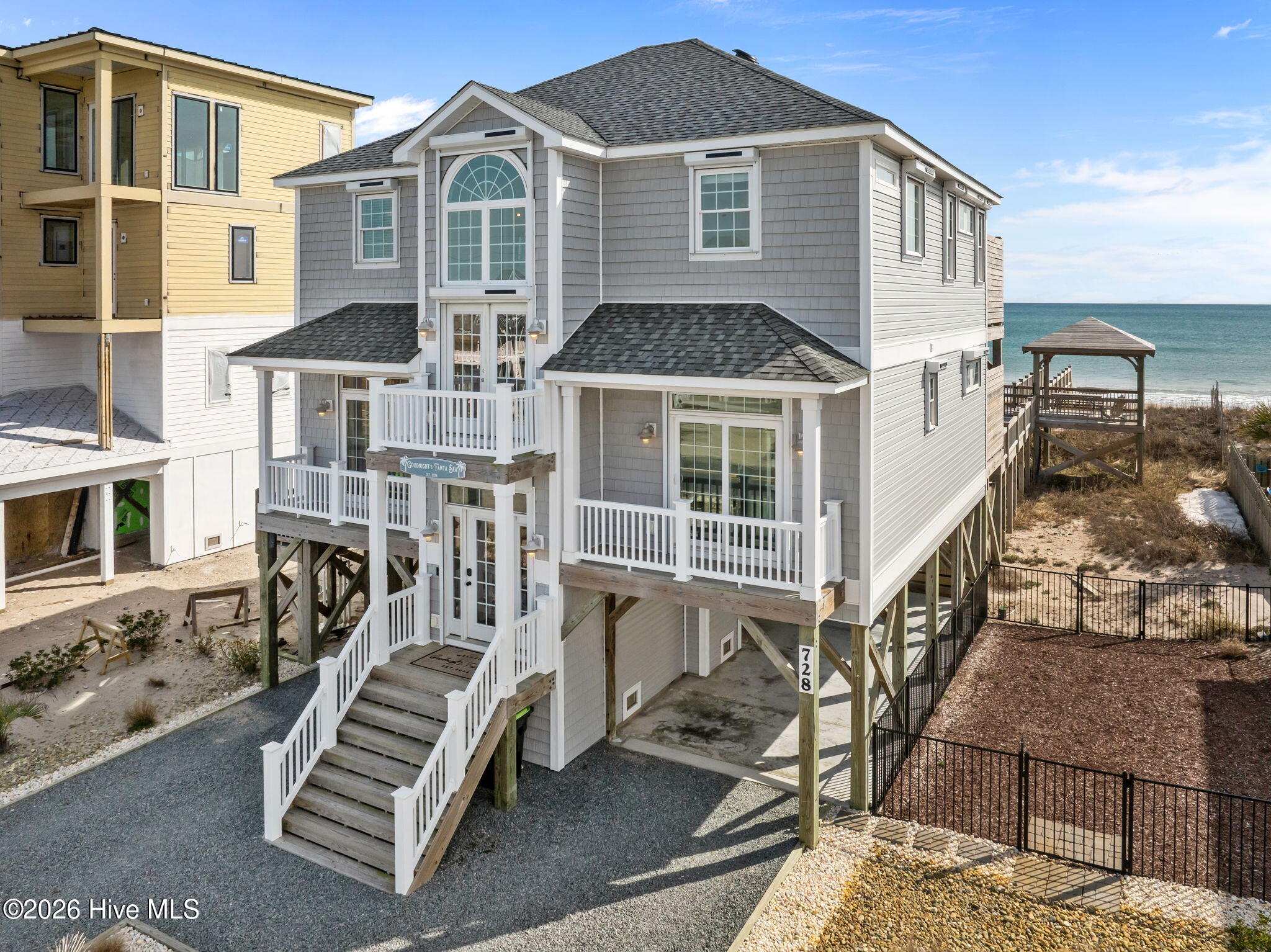 728 New River Inlet Road Property Photo 4