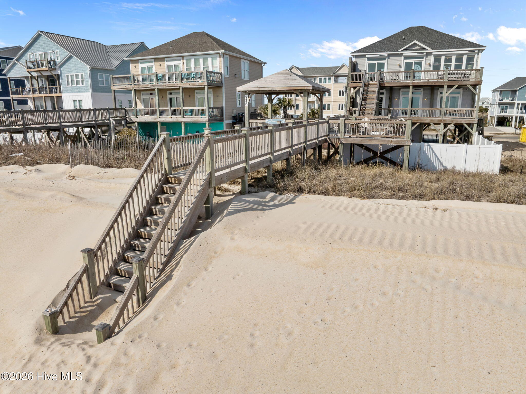 728 New River Inlet Road Property Photo 6