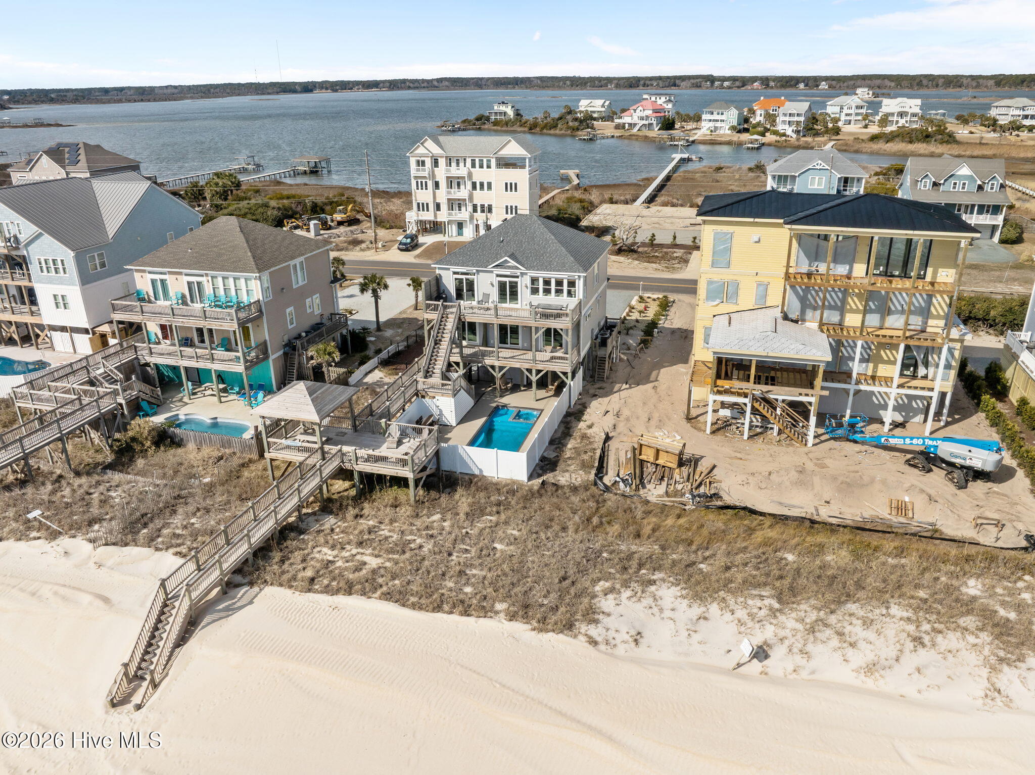 728 New River Inlet Road Property Photo 9