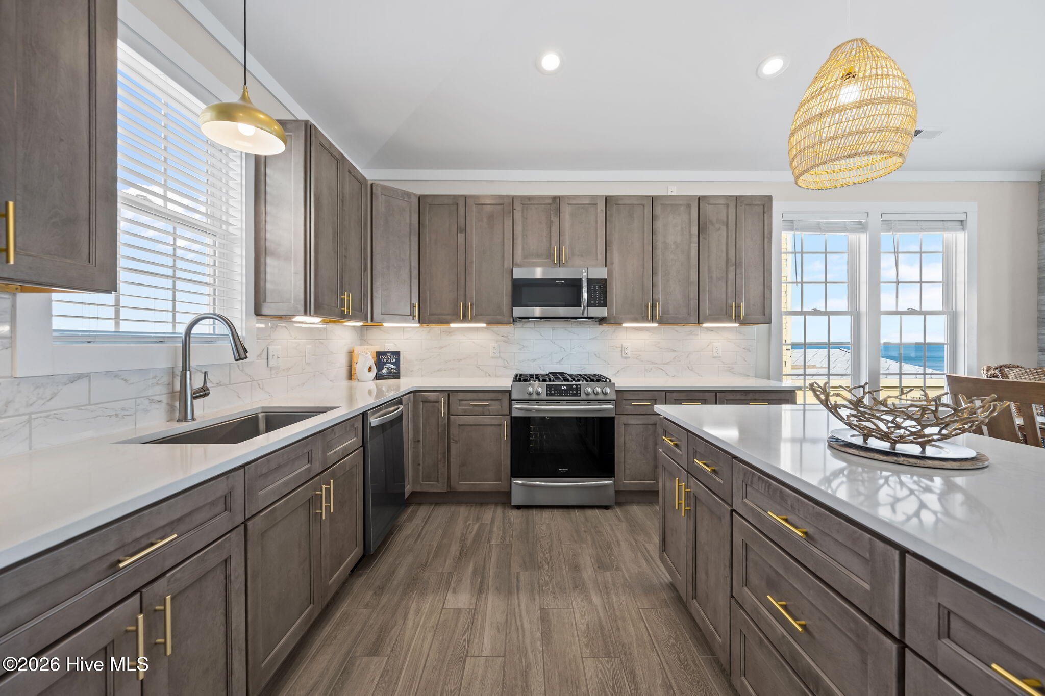 728 New River Inlet Road Property Photo 28