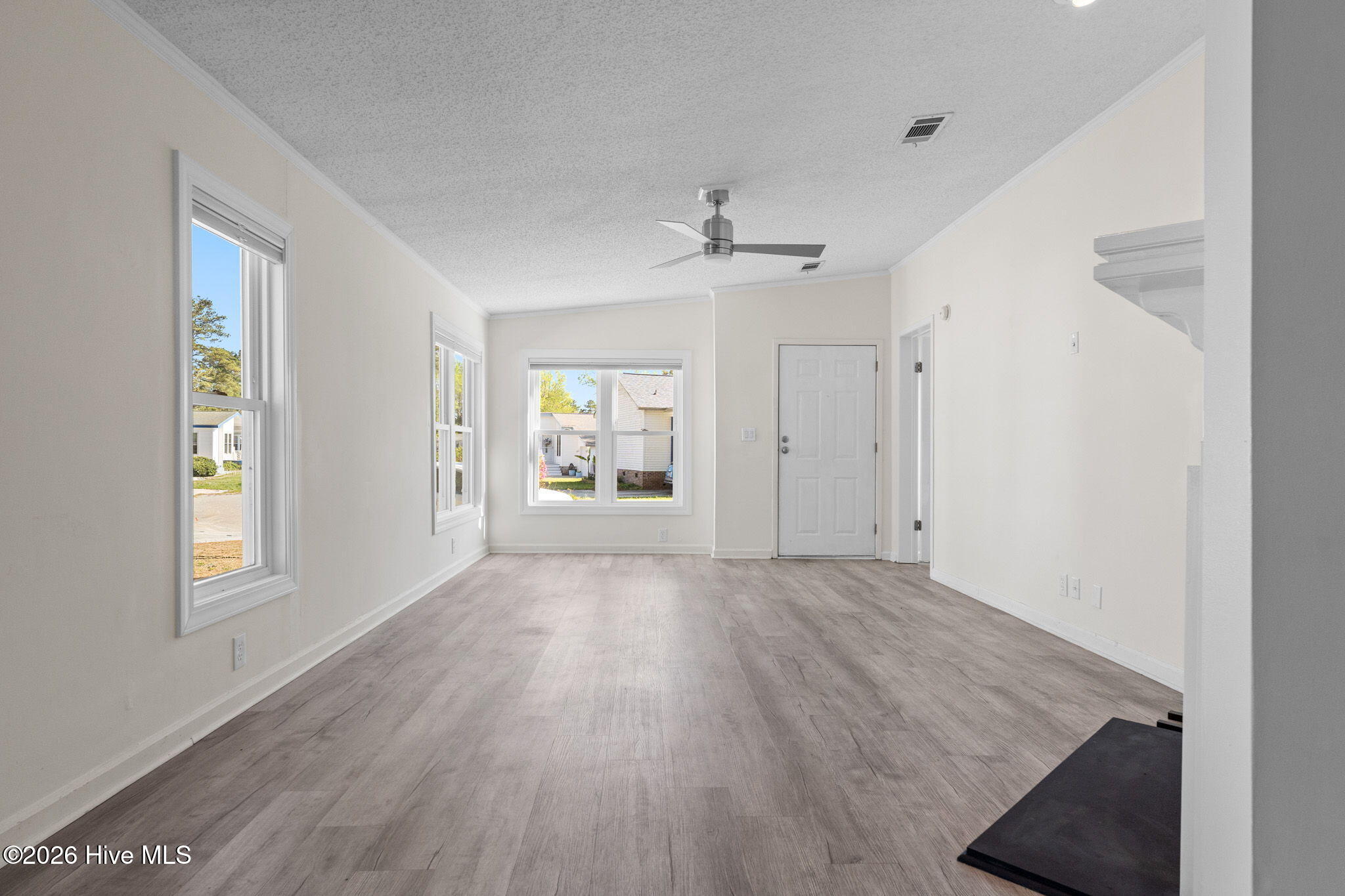 501 Deer Path Property Photo 9