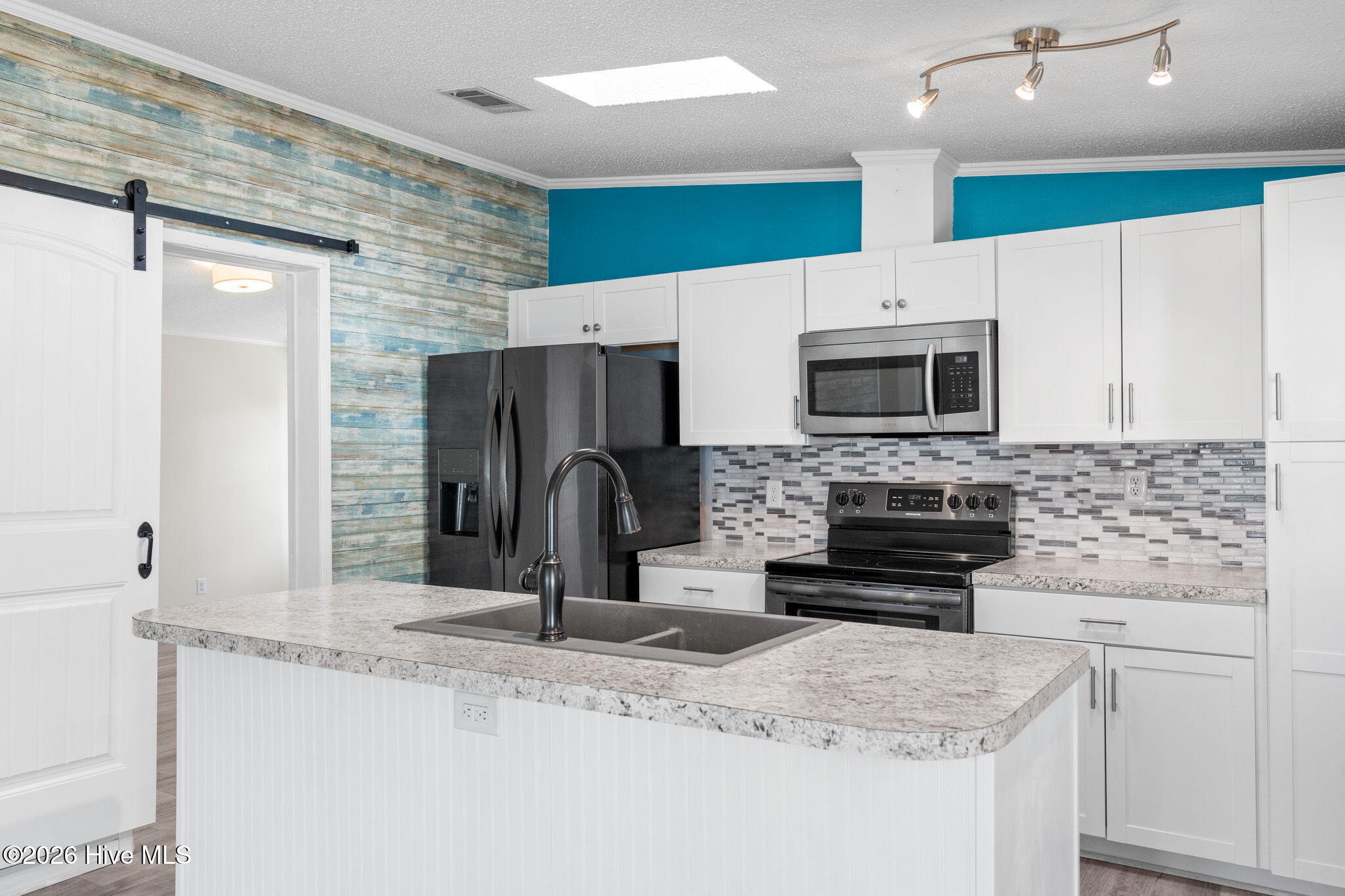 501 Deer Path Property Photo 13