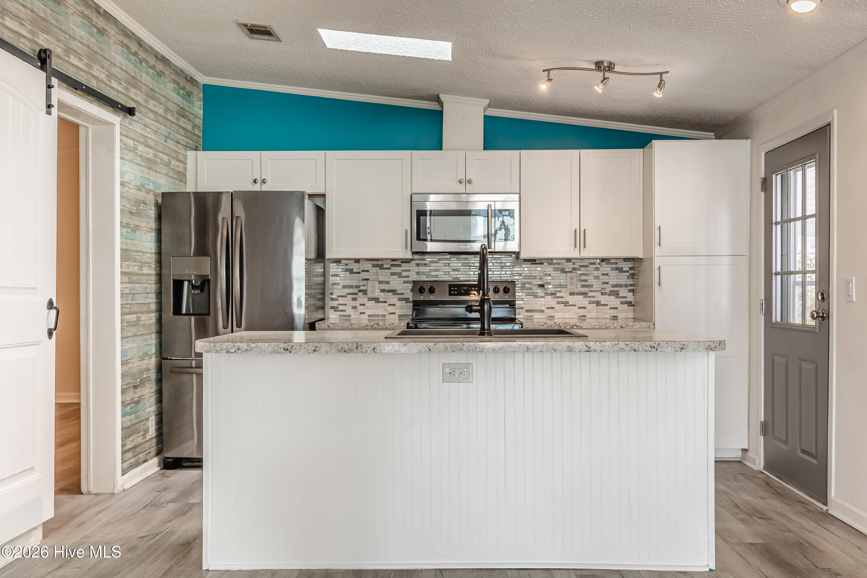 501 Deer Path Property Photo 15