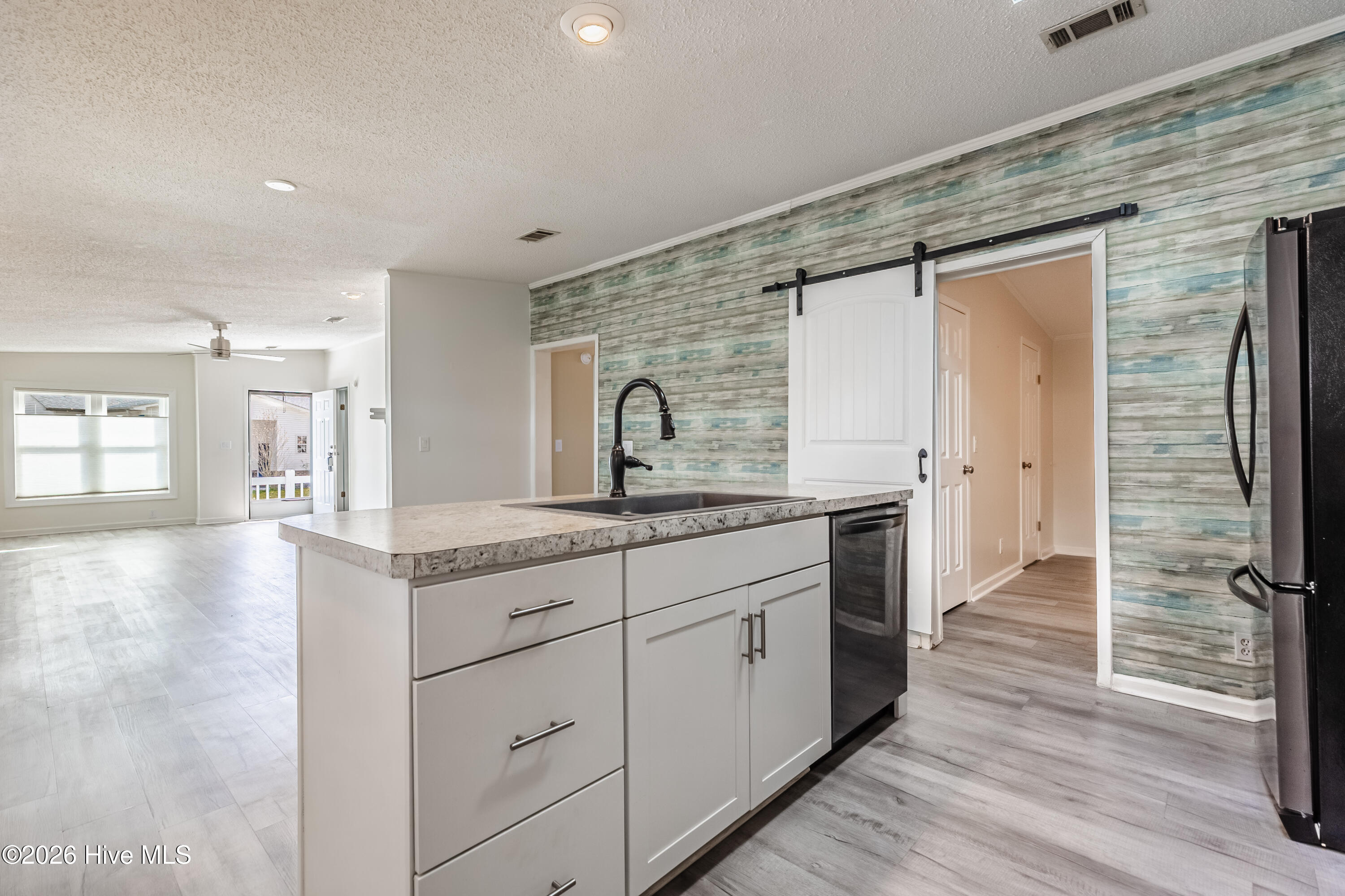 501 Deer Path Property Photo 18