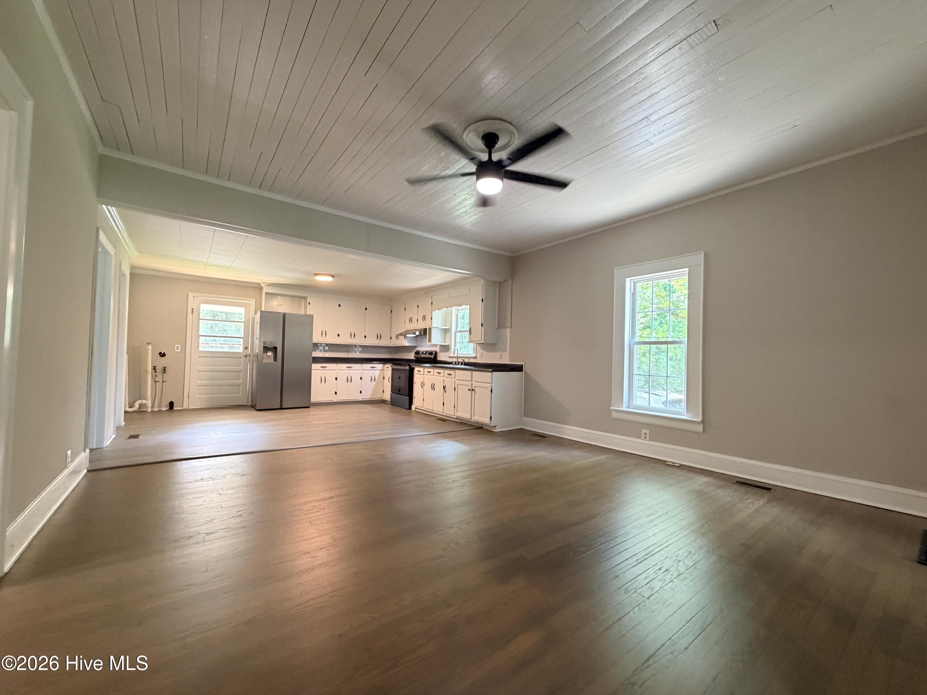 12181 Oak Avenue Property Photo 7