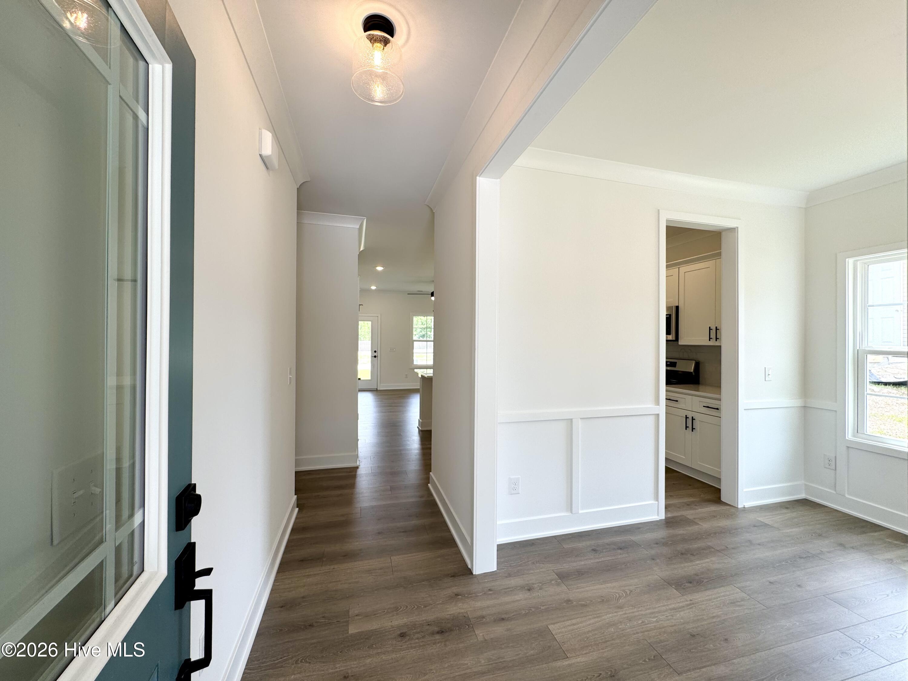 555 Timbercrest Circle Se Property Photo 5