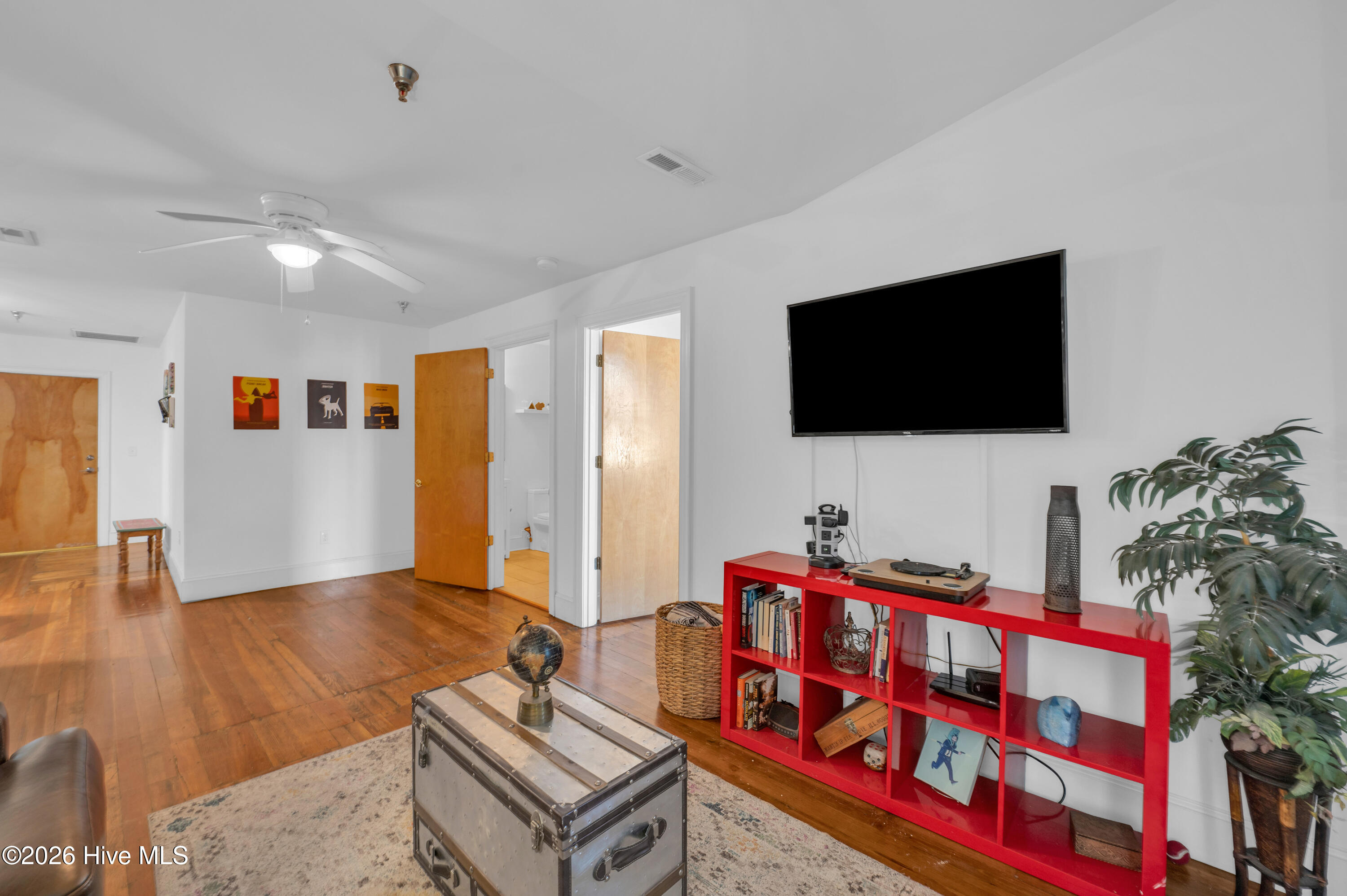 21 N Front Street Unit 2e2 Property Photo 5