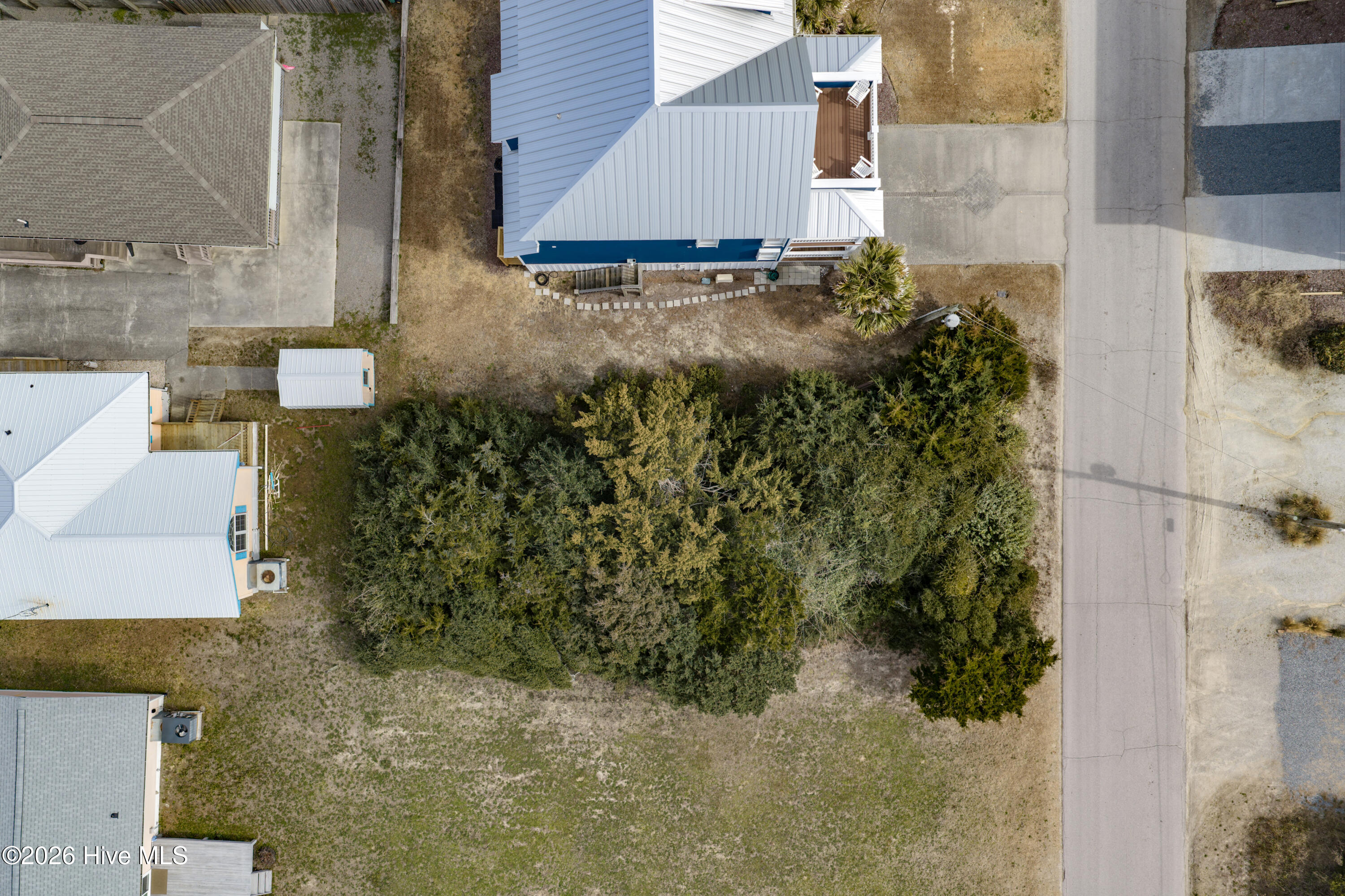 325 N Shore Drive Property Photo 5