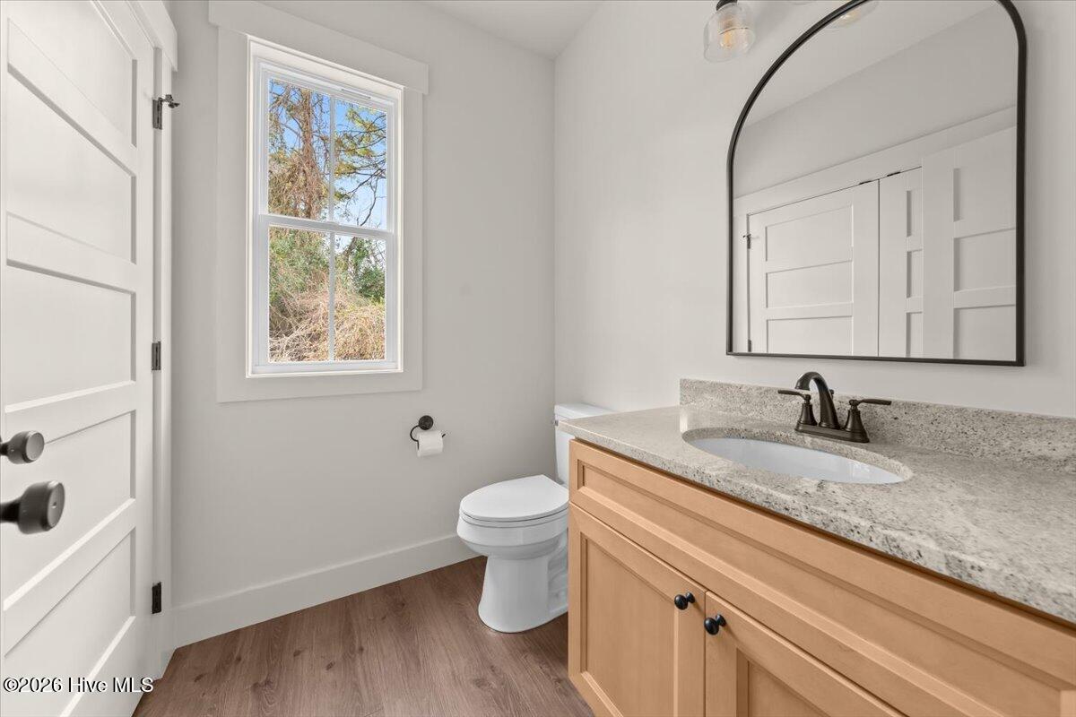 255 N Hale Street Property Photo 8