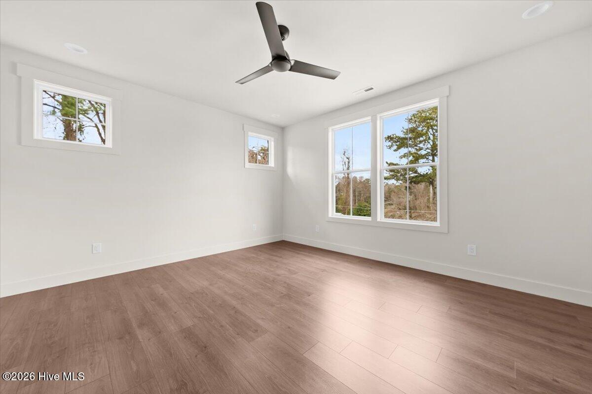 255 N Hale Street Property Photo 10