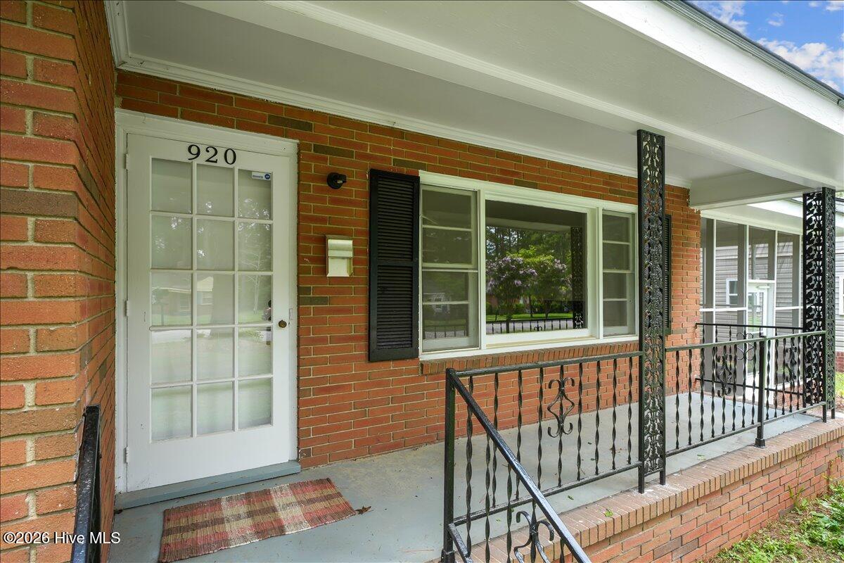 920 Cedarbrook Drive Property Photo 6