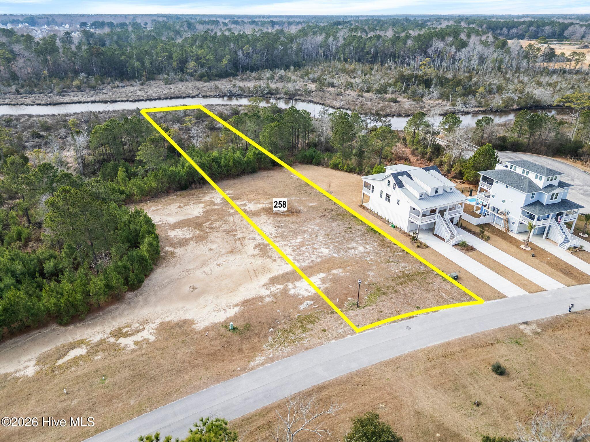 258 1021 Kings Creek Crossing Property Photo 3