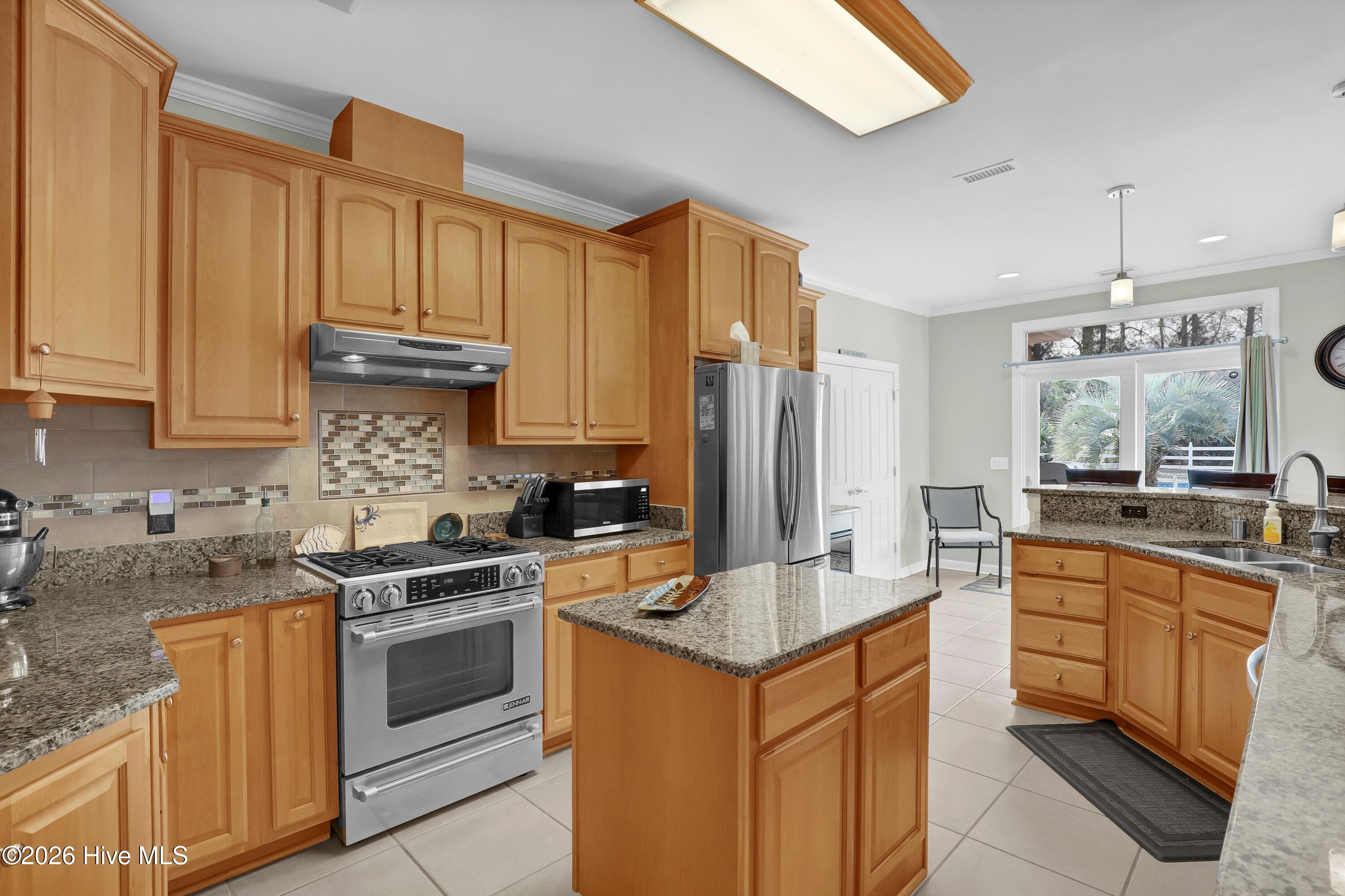 496 Captain Beam Boulevard Property Photo 10