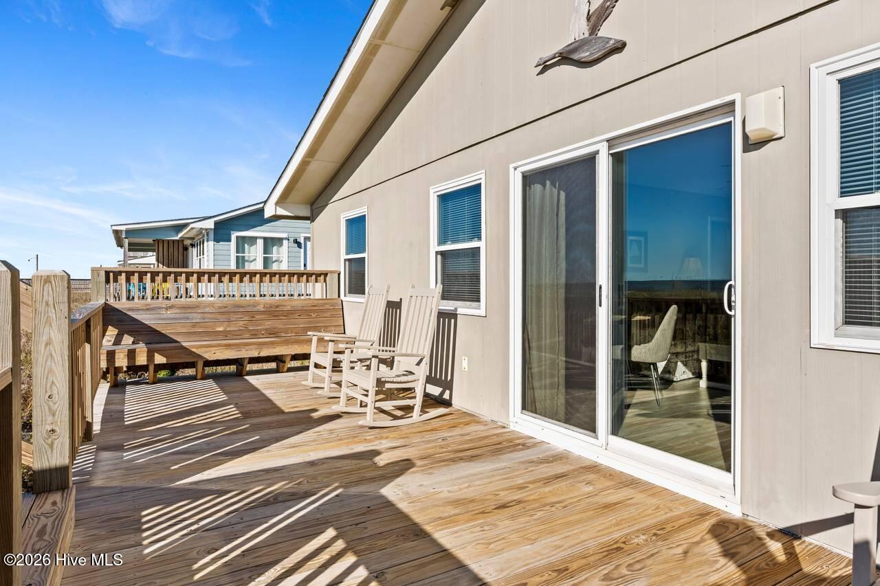 2005 Ocean Drive Property Photo 9