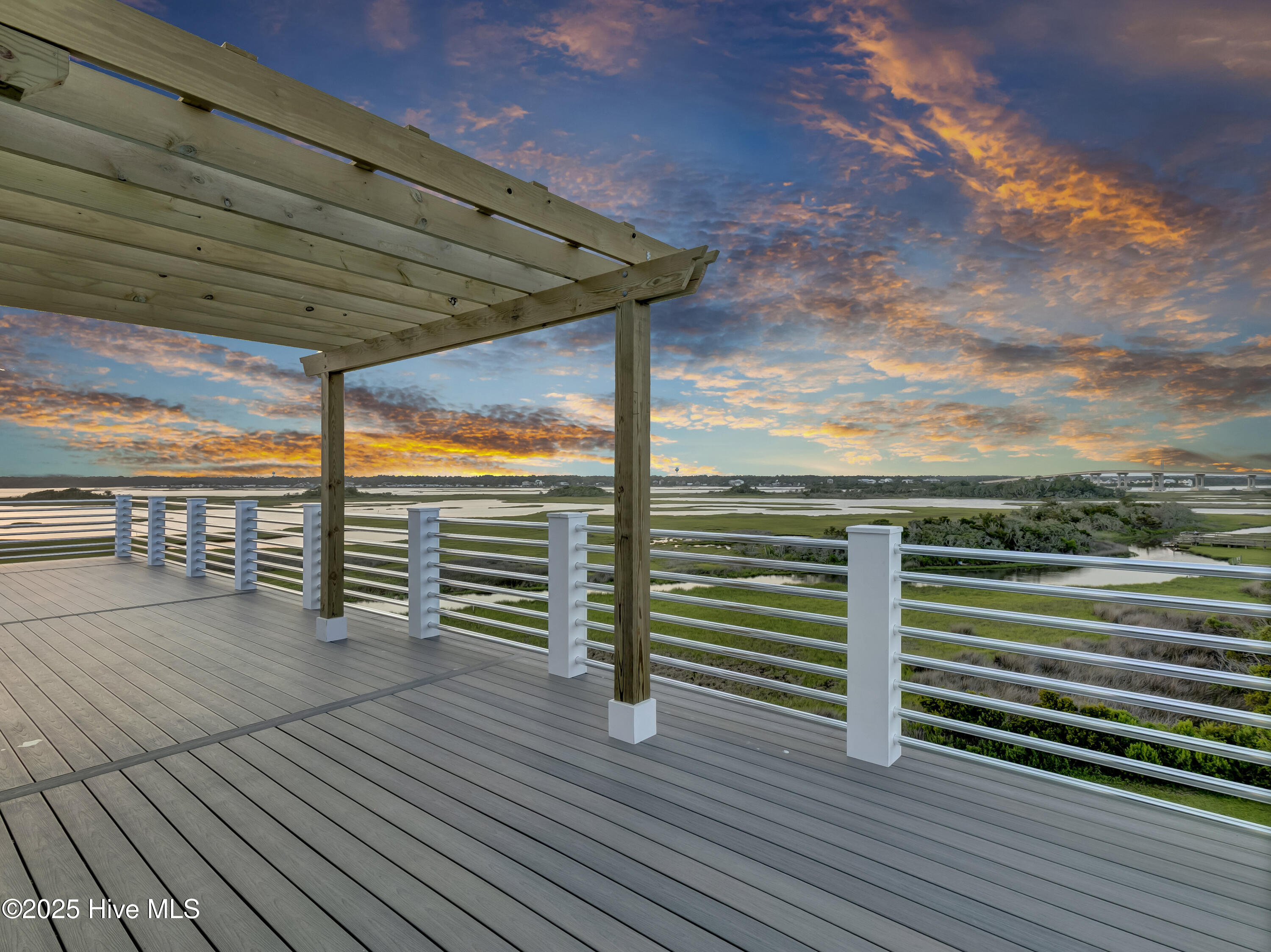 825 S Topsail Drive Property Photo 8