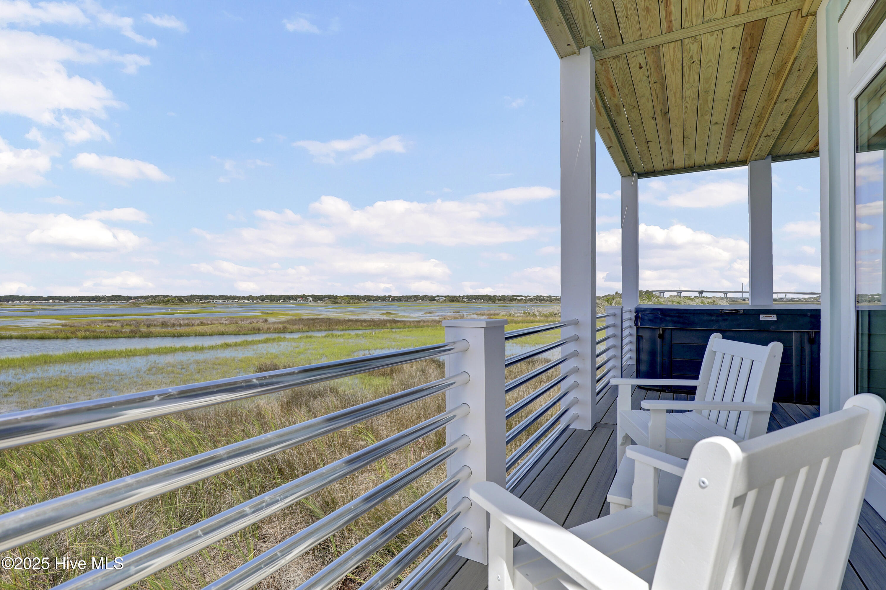 825 S Topsail Drive Property Photo 11