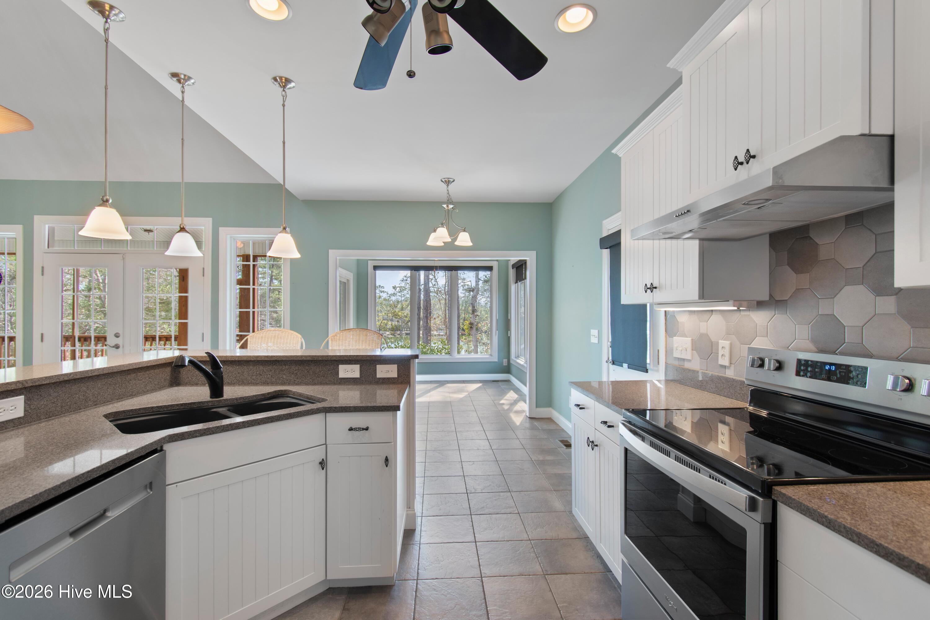 6509 Walden Pond Lane Property Photo 4