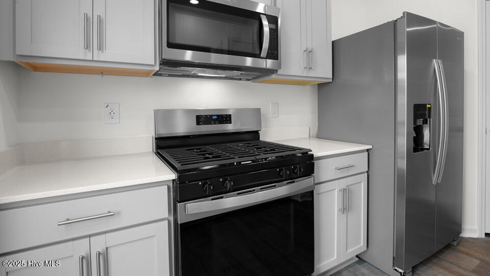 428 Ember Street Property Photo 12