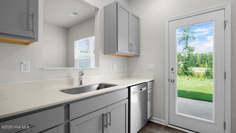 428 Ember Street Property Photo 13