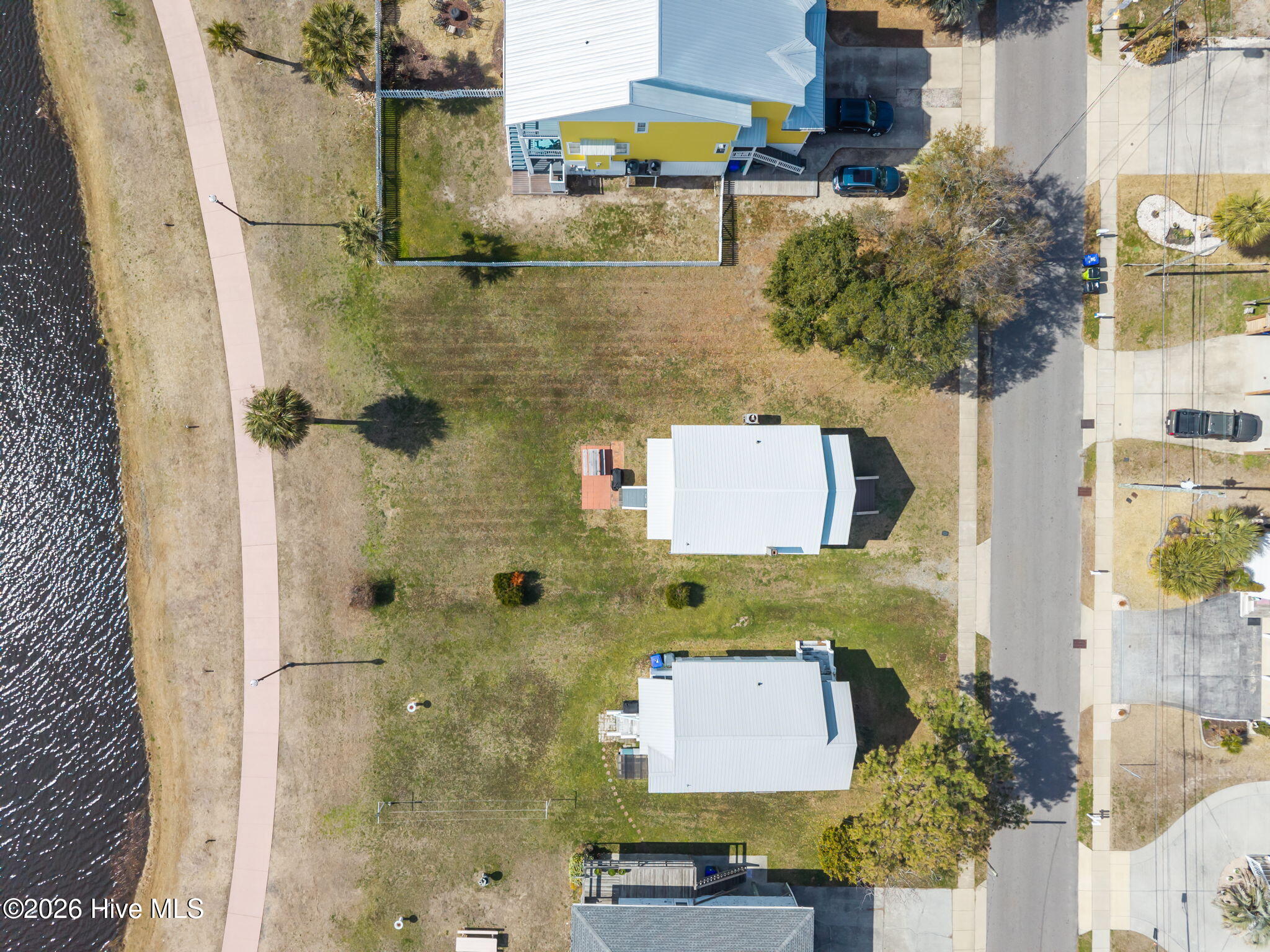 305 Atlanta Avenue Property Photo 2