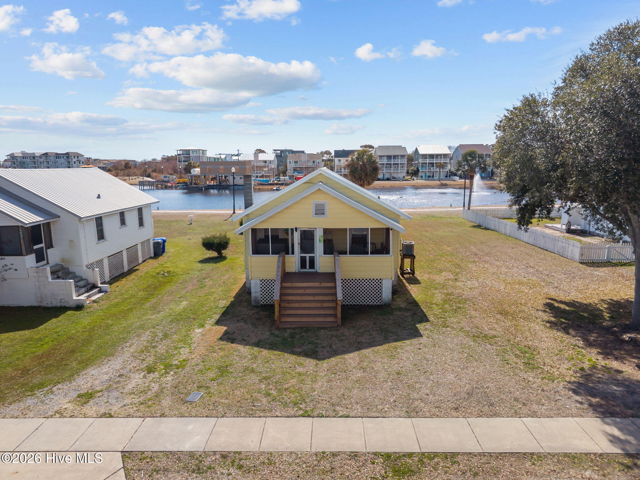 305 Atlanta Avenue Property Photo 3