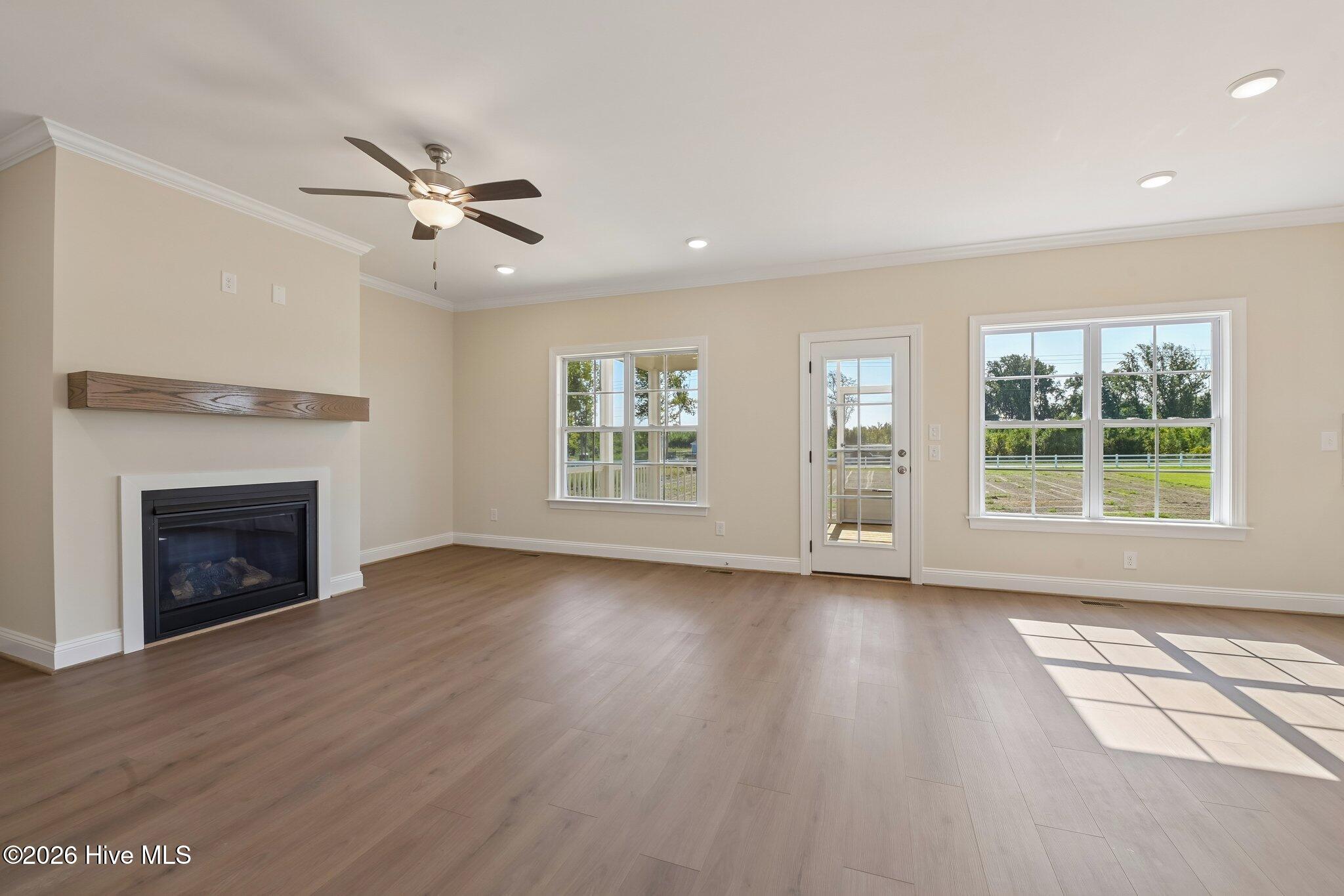 7637 Sweetwater Drive Property Photo 10