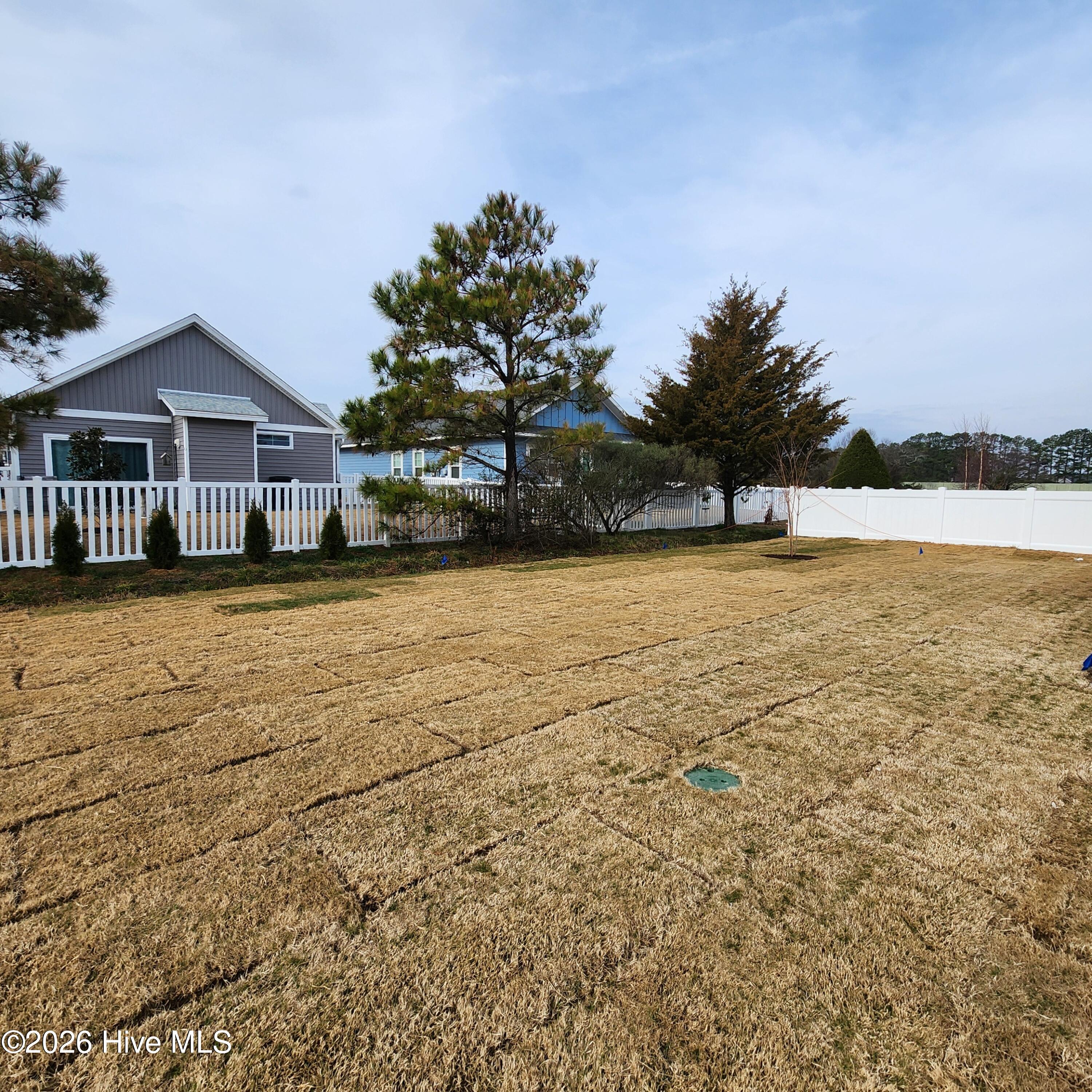 102 Bridge View Drive S Property Photo 25